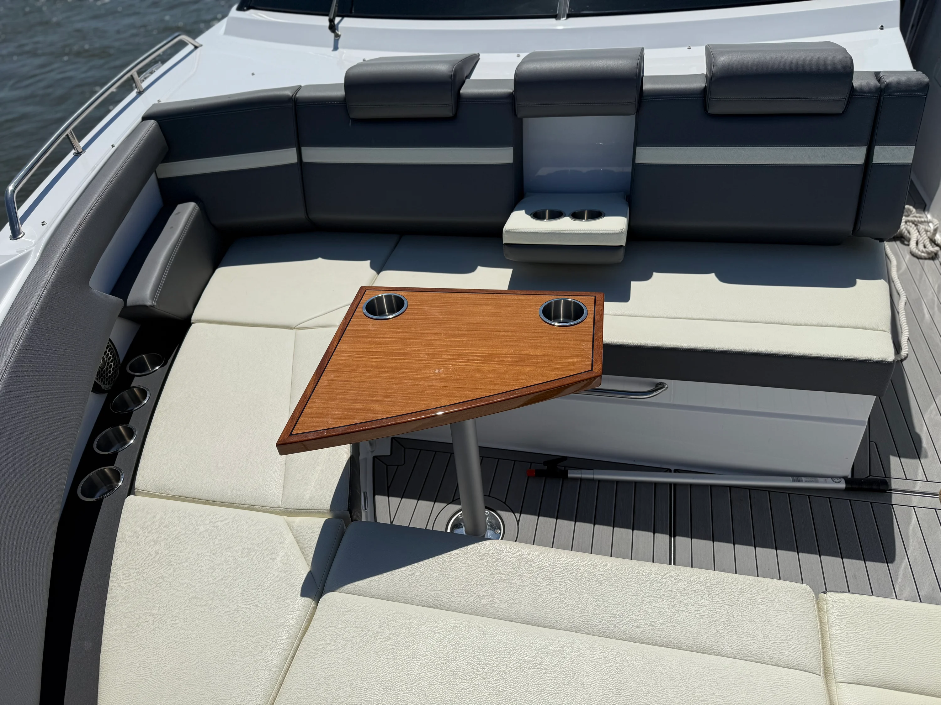 2021 Cruisers Yachts 38 GLS Image Thumbnail #42