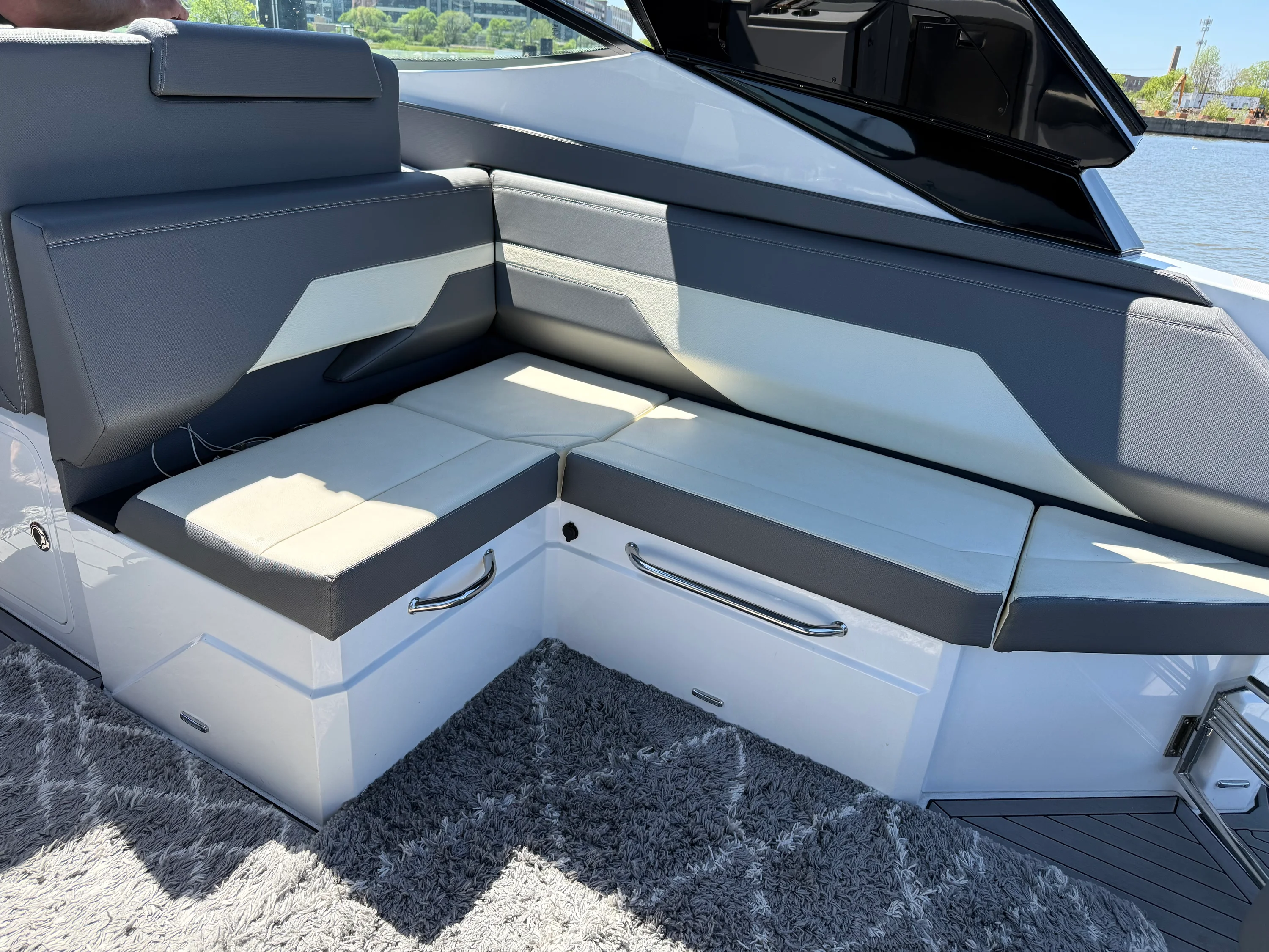 2021 Cruisers Yachts 38 GLS Image Thumbnail #95