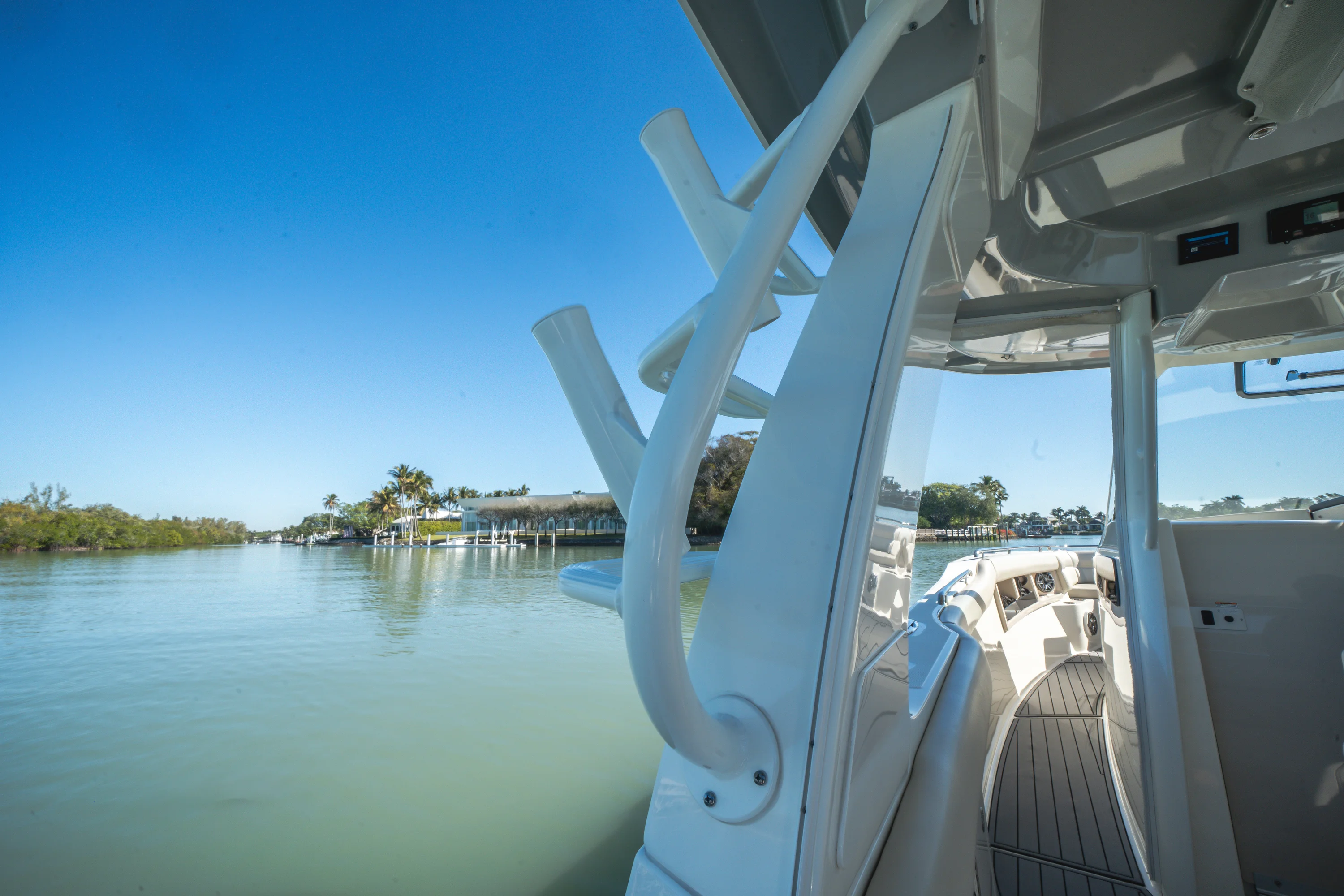 2021 Boston Whaler 350 REALM Image Thumbnail #8