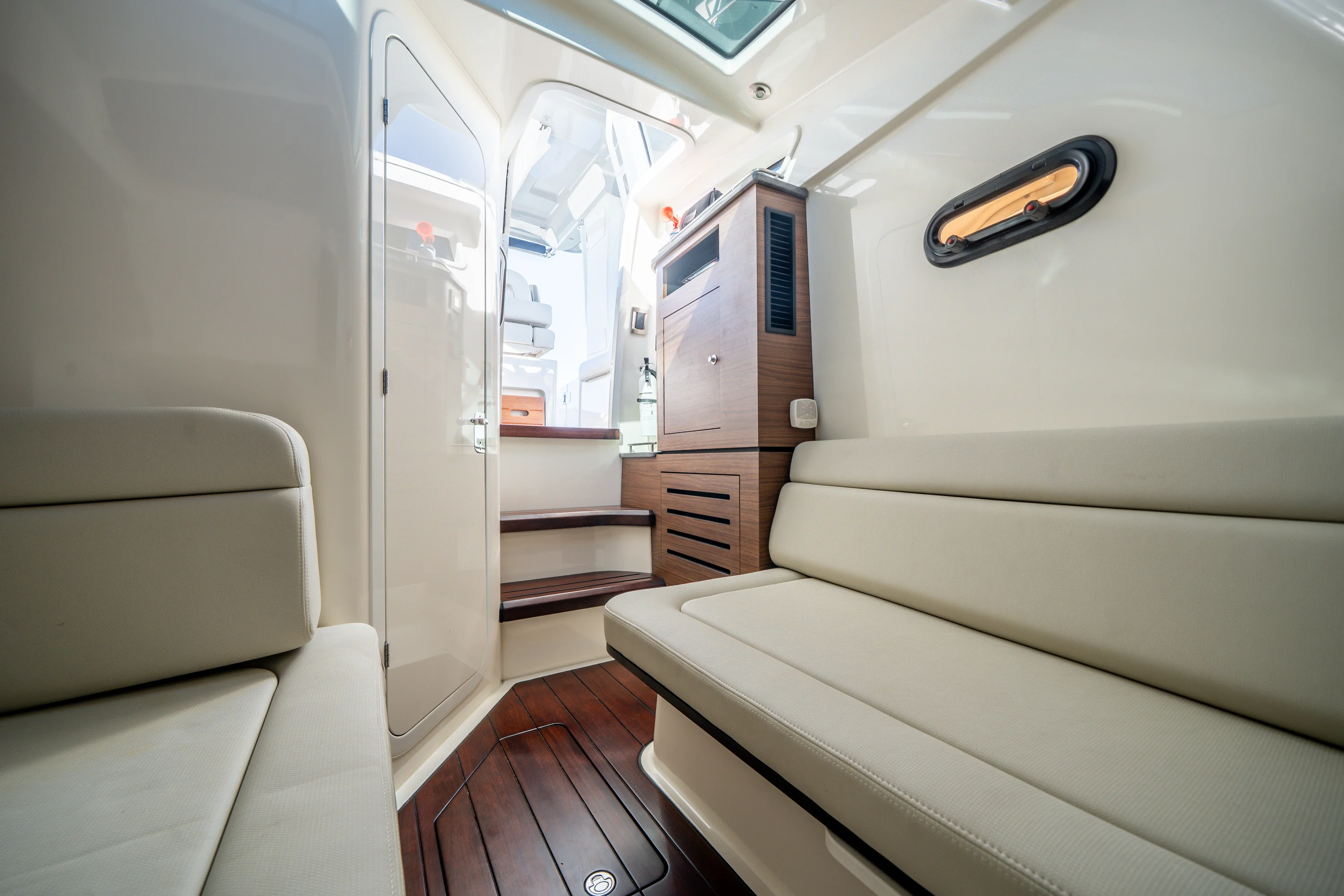 2021 Boston Whaler 350 REALM Image Thumbnail #15