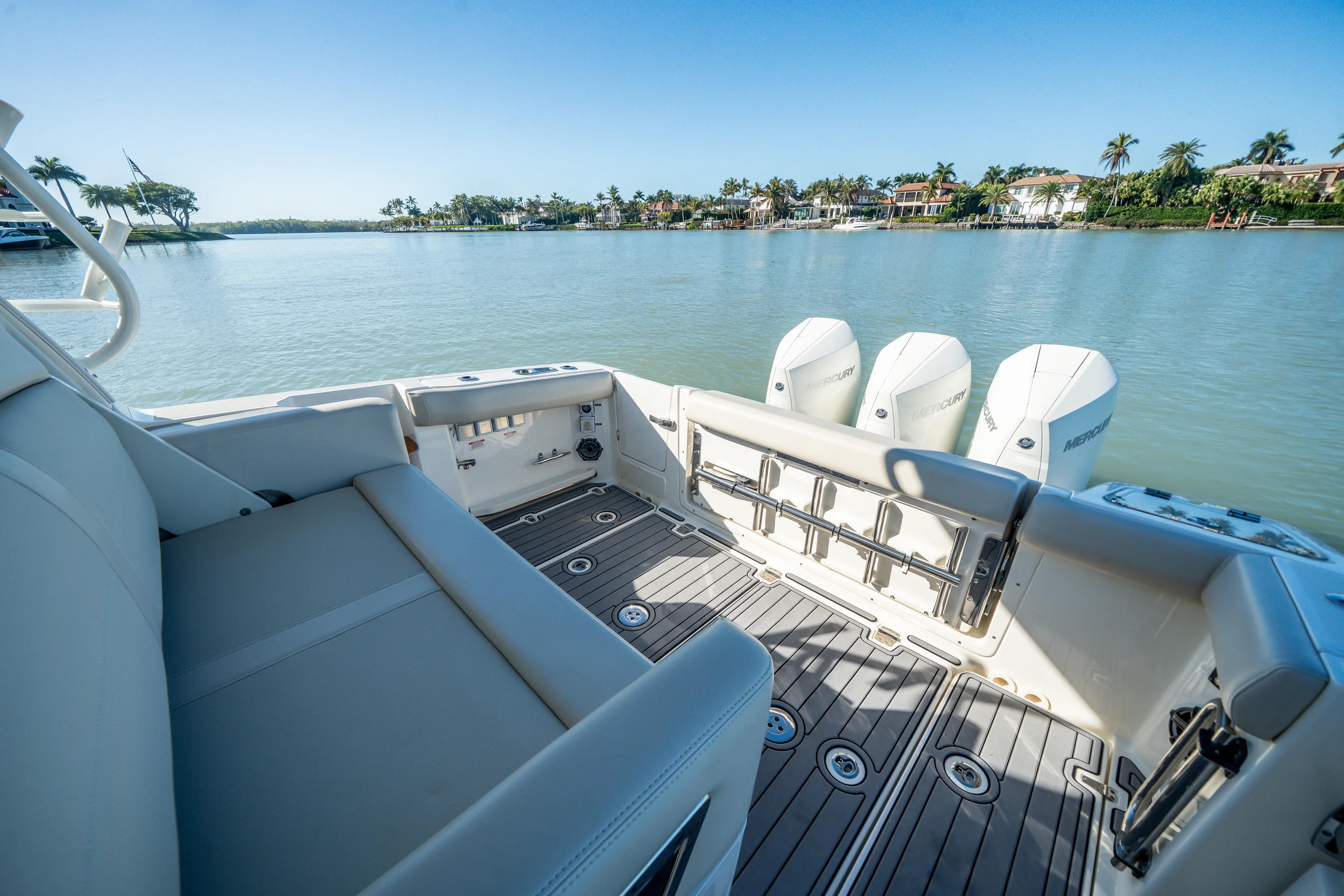 2021 Boston Whaler 350 REALM Image Thumbnail #17