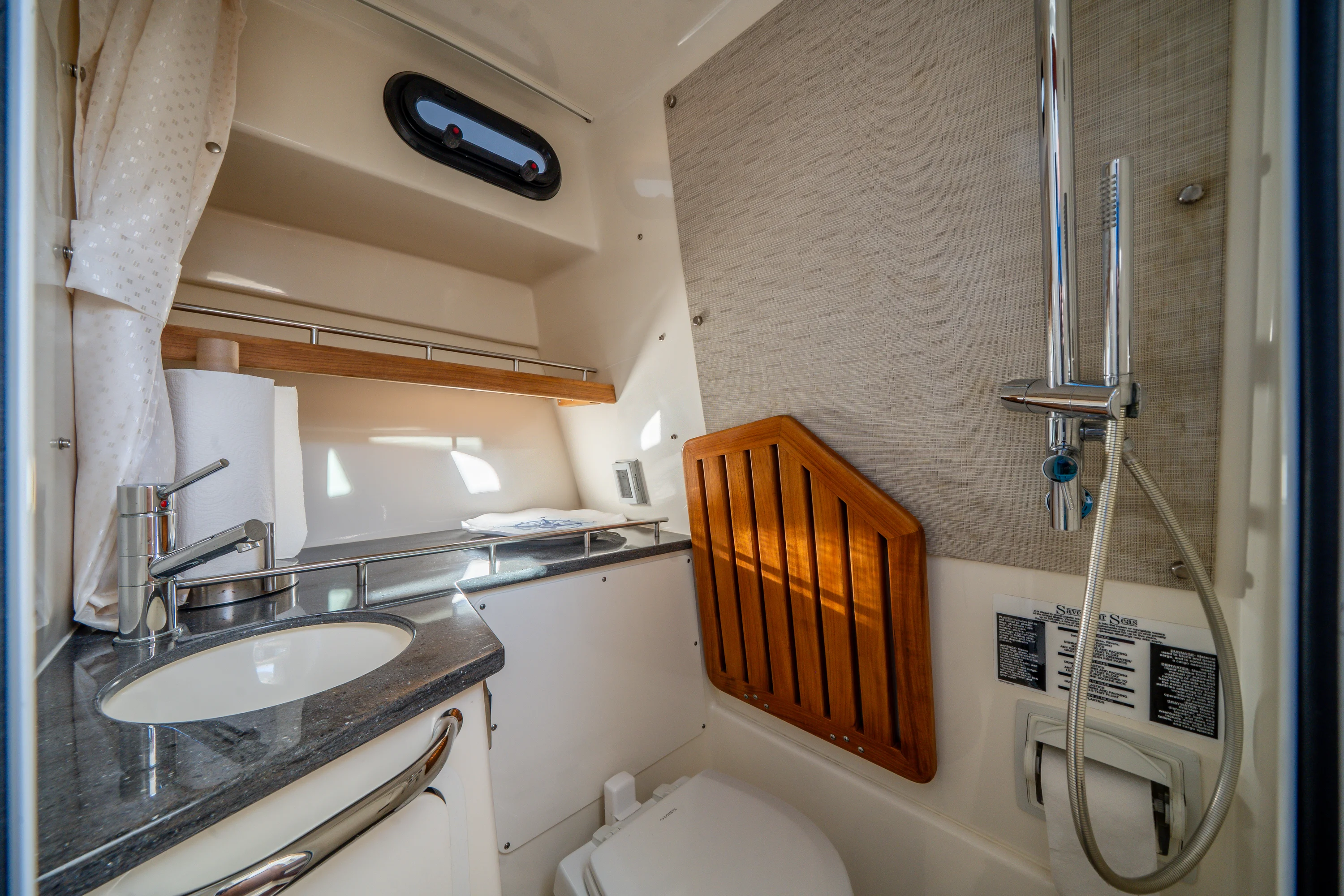 2021 Boston Whaler 350 REALM Image Thumbnail #12