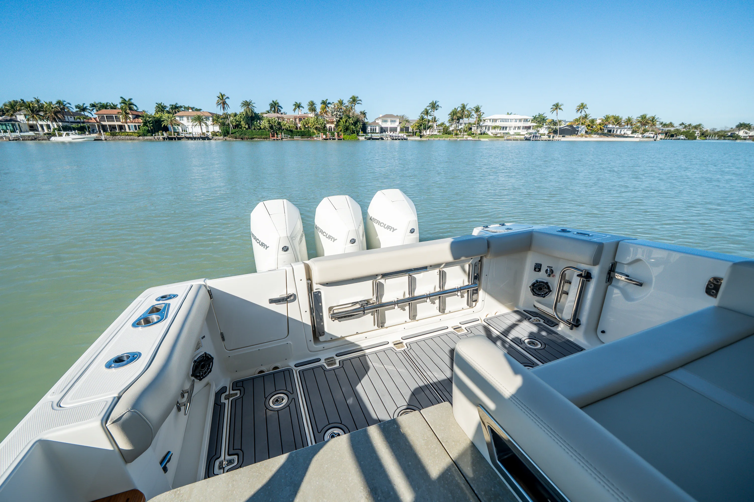 2021 Boston Whaler 350 REALM Image Thumbnail #18