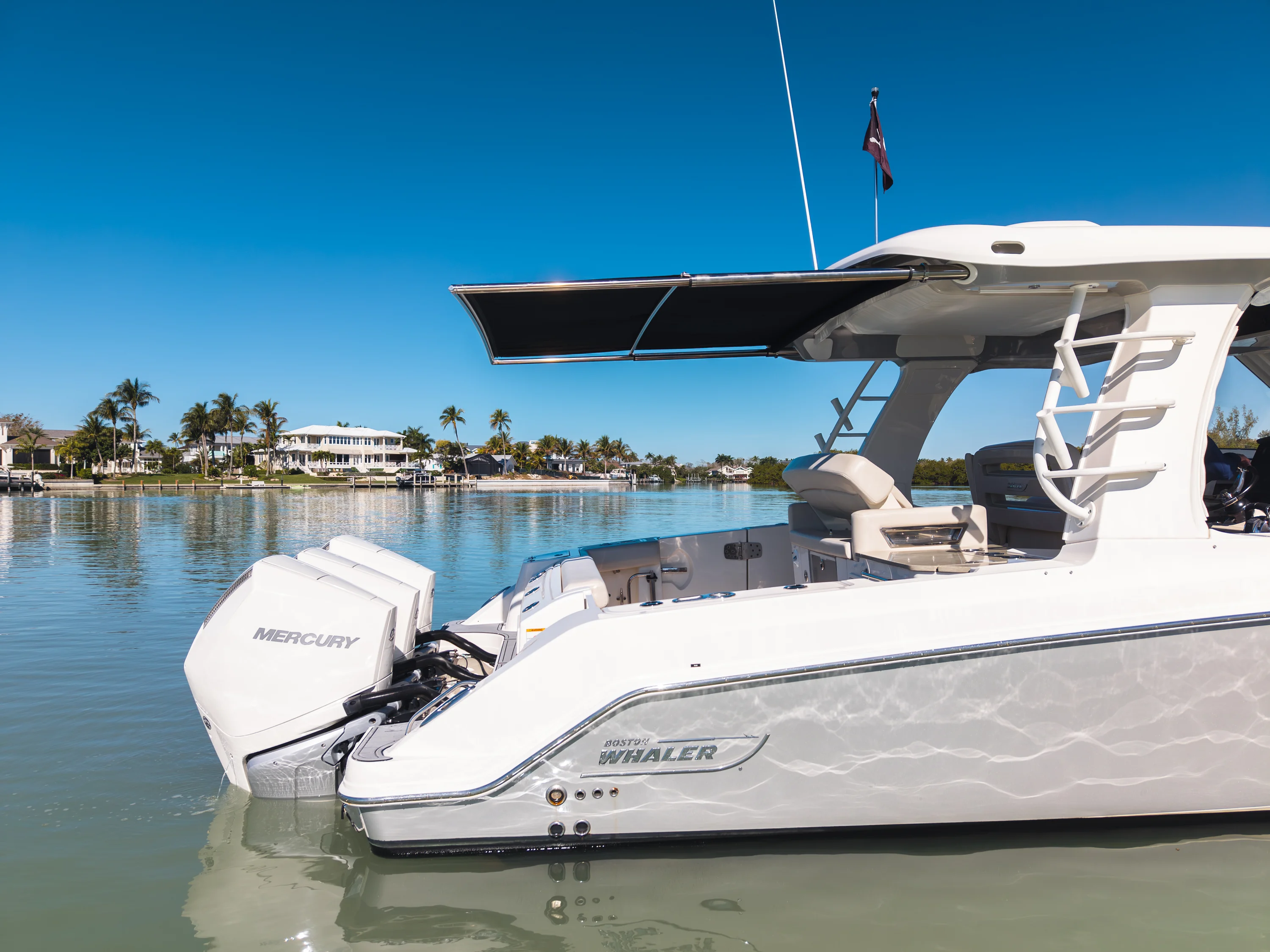 2021 Boston Whaler 350 REALM Image Thumbnail #4