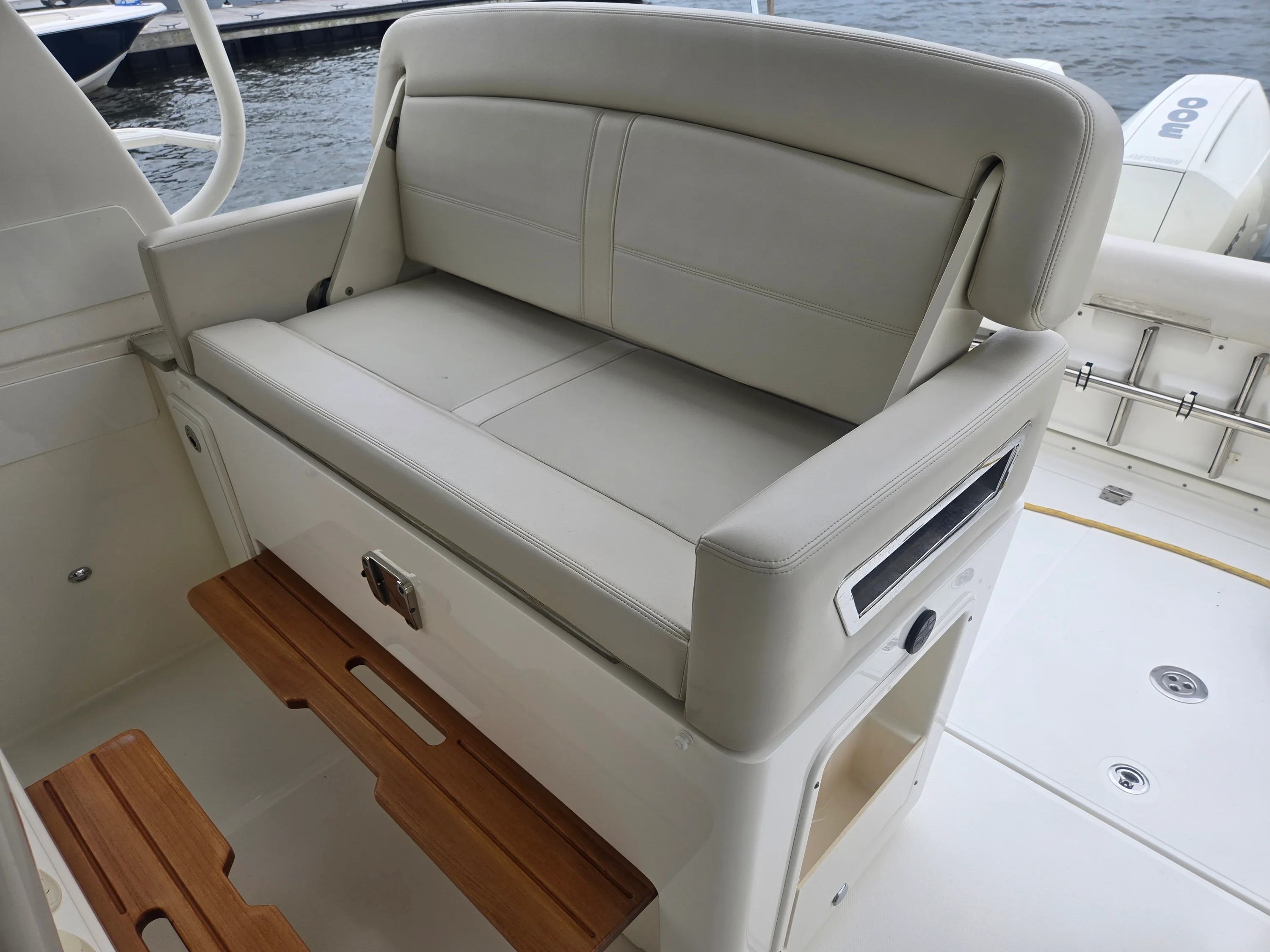 2022 Boston Whaler 380 Realm Image Thumbnail #19