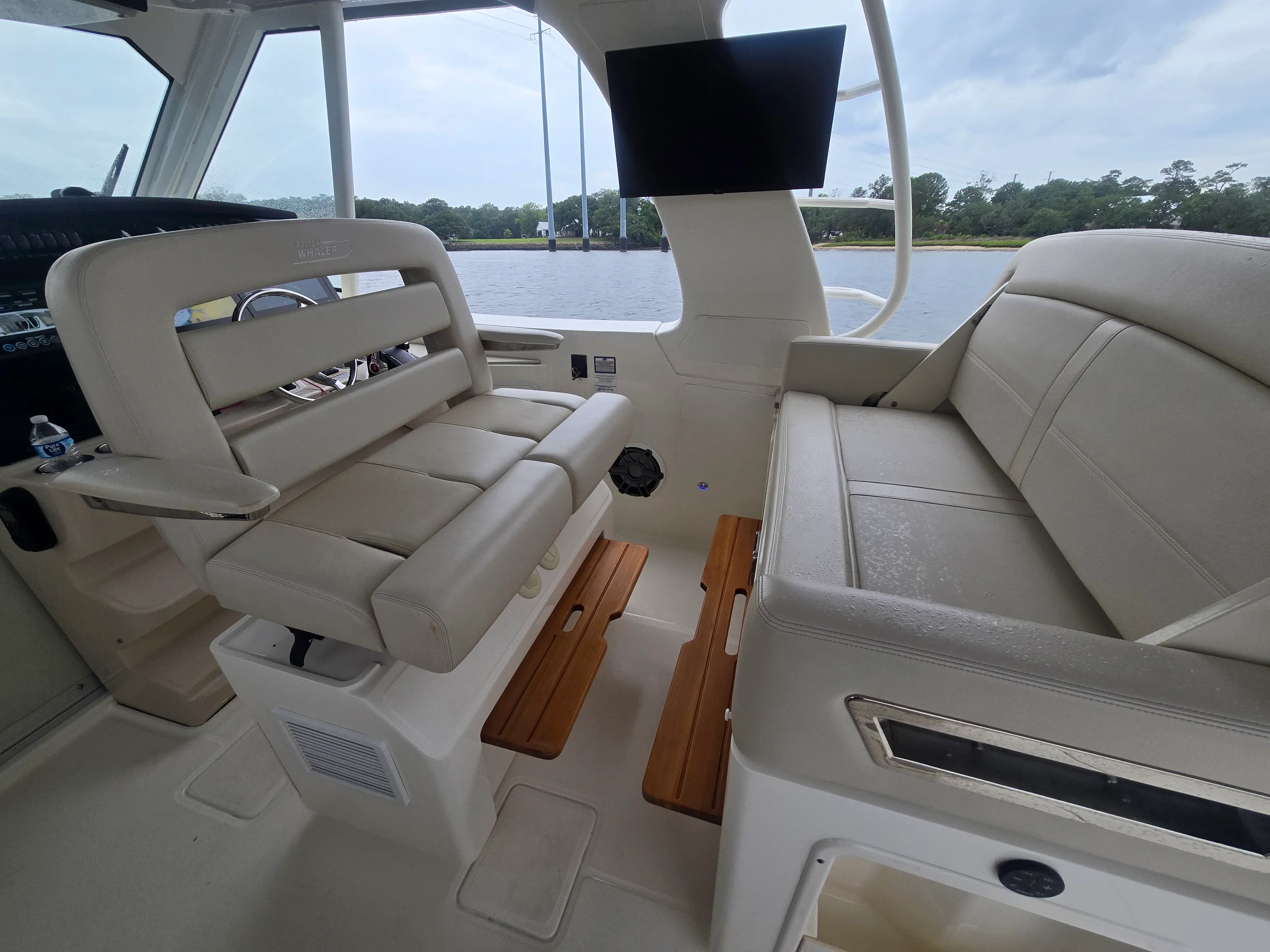 2022 Boston Whaler 380 Realm Image Thumbnail #24