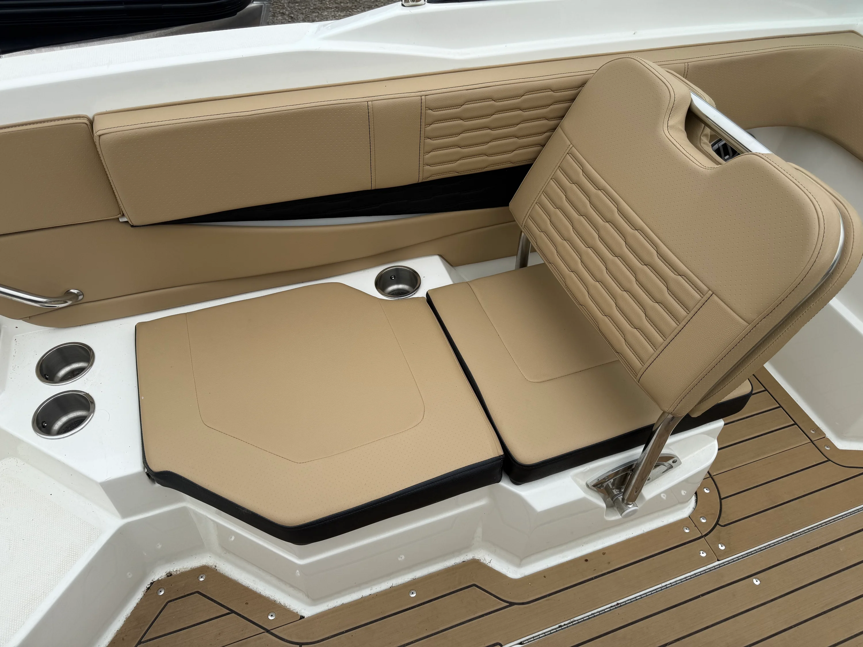 2022 Sea Ray 210 SPX Image Thumbnail #7