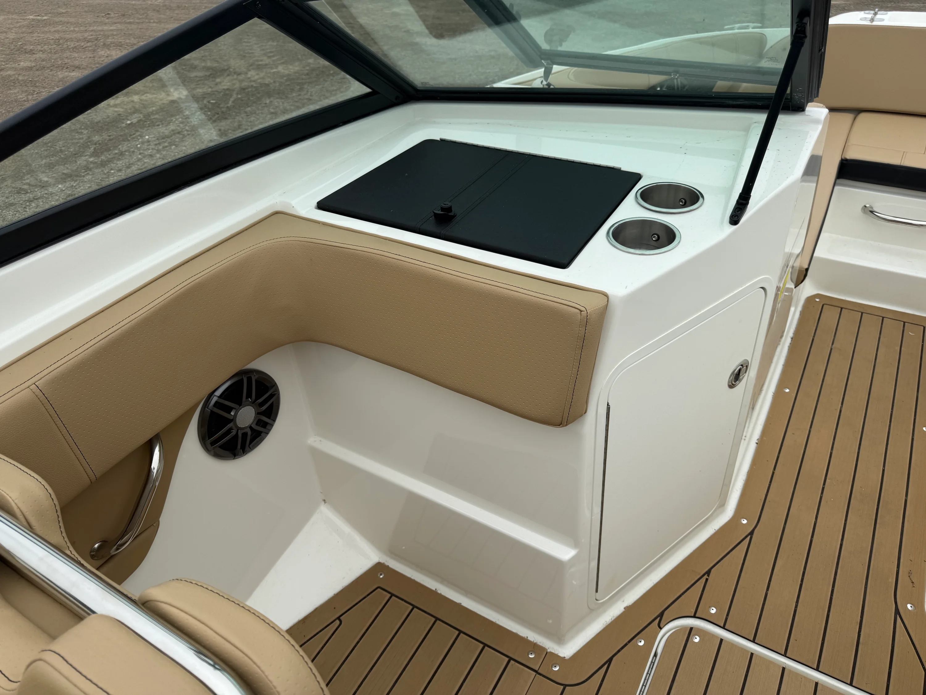 2022 Sea Ray 210 SPX Image Thumbnail #6