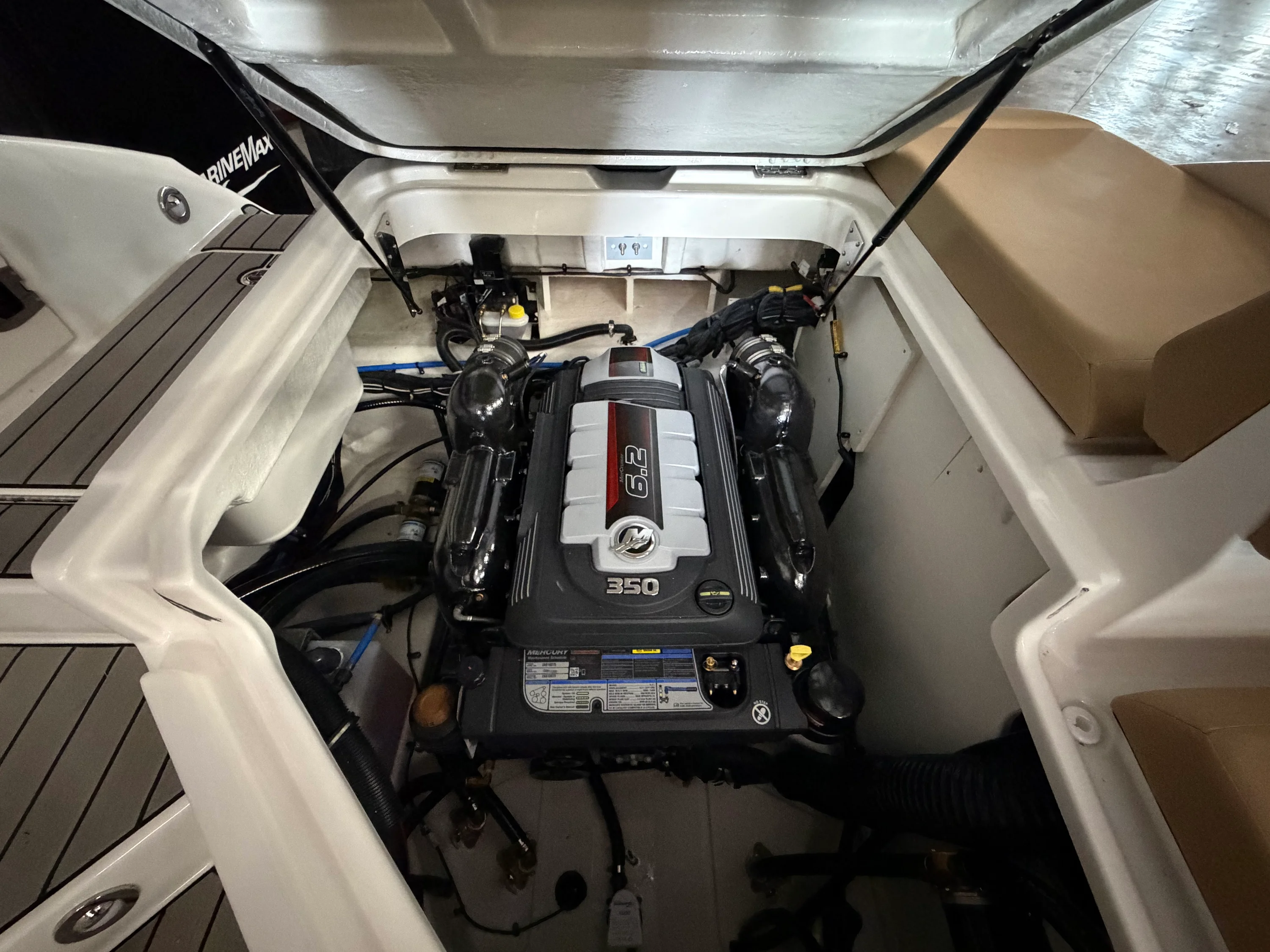 2026 Sea Ray SDX 270 Surf Image Thumbnail #9