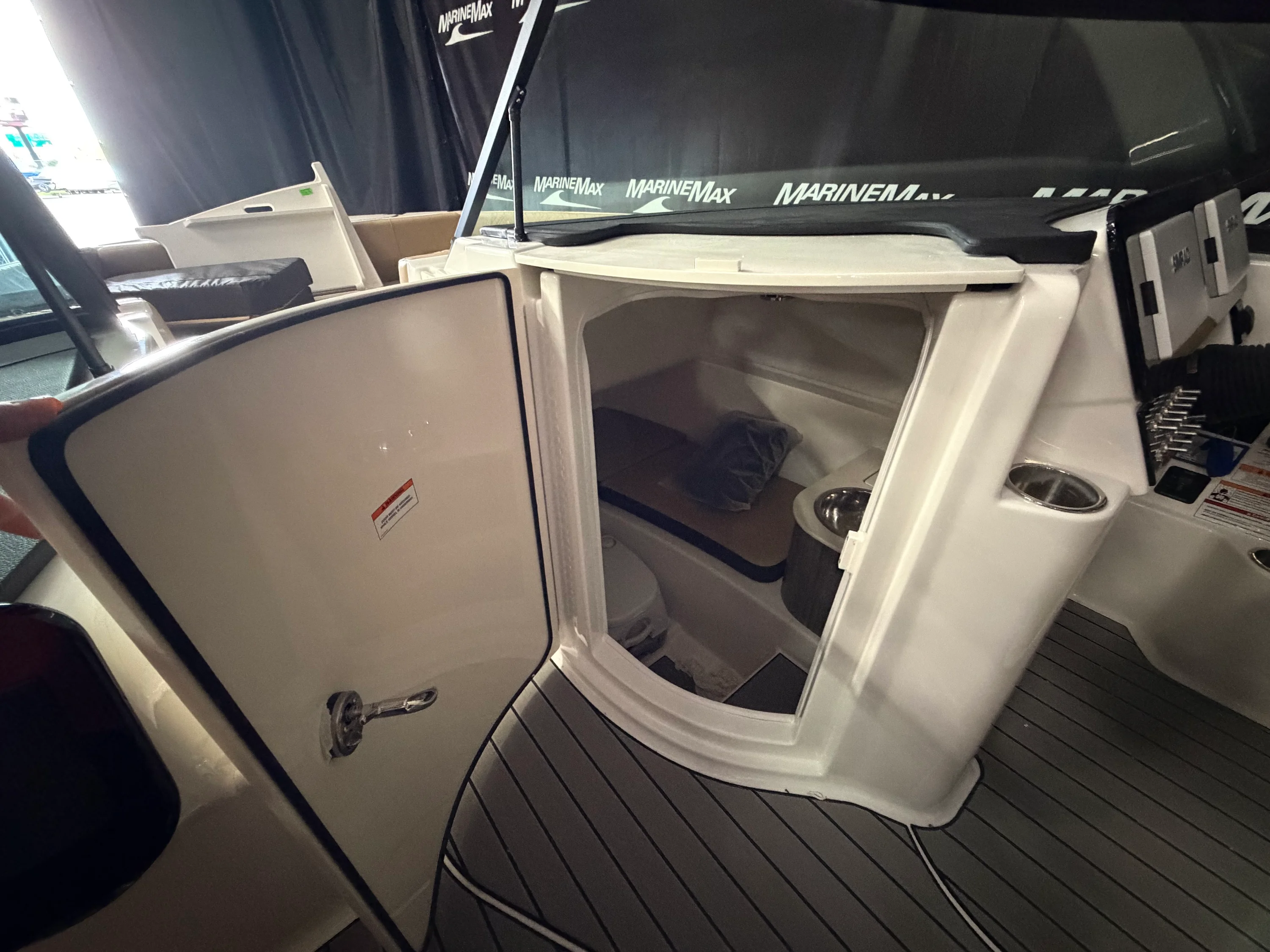 2026 Sea Ray SDX 270 Surf Image Thumbnail #38