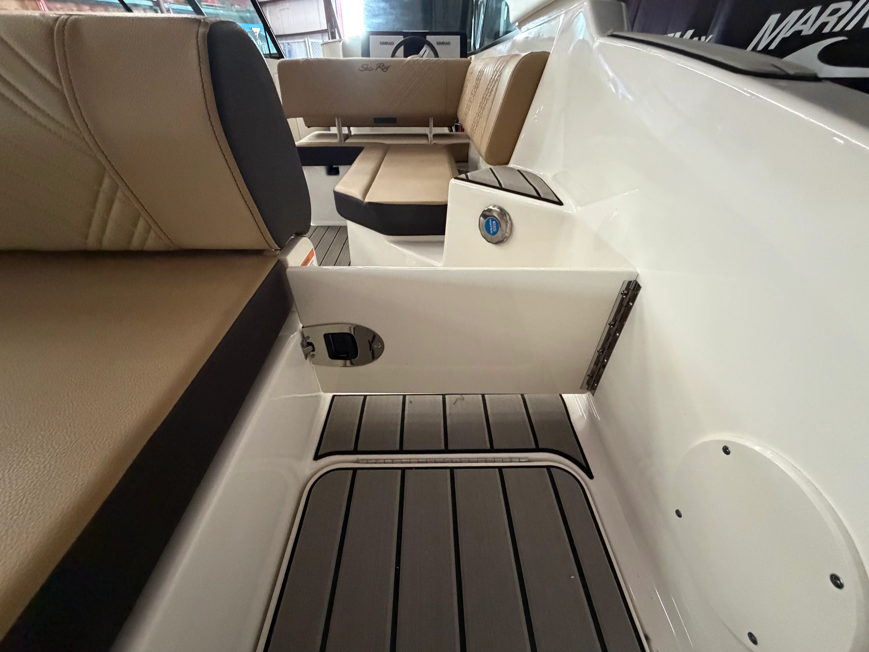 2026 Sea Ray SDX 270 Surf Image Thumbnail #16