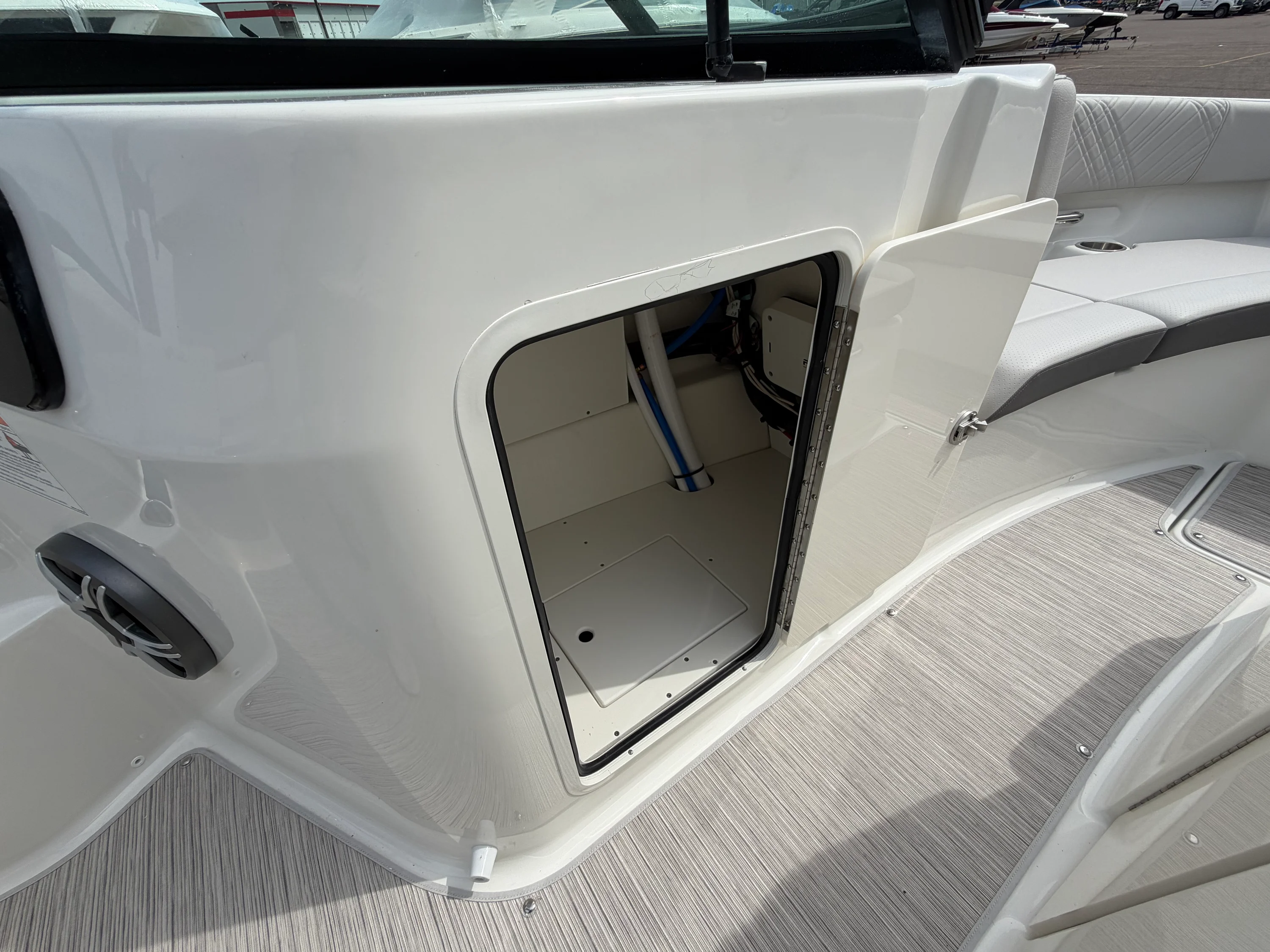 2026 Sea Ray SDX 250 Surf Image Thumbnail #38