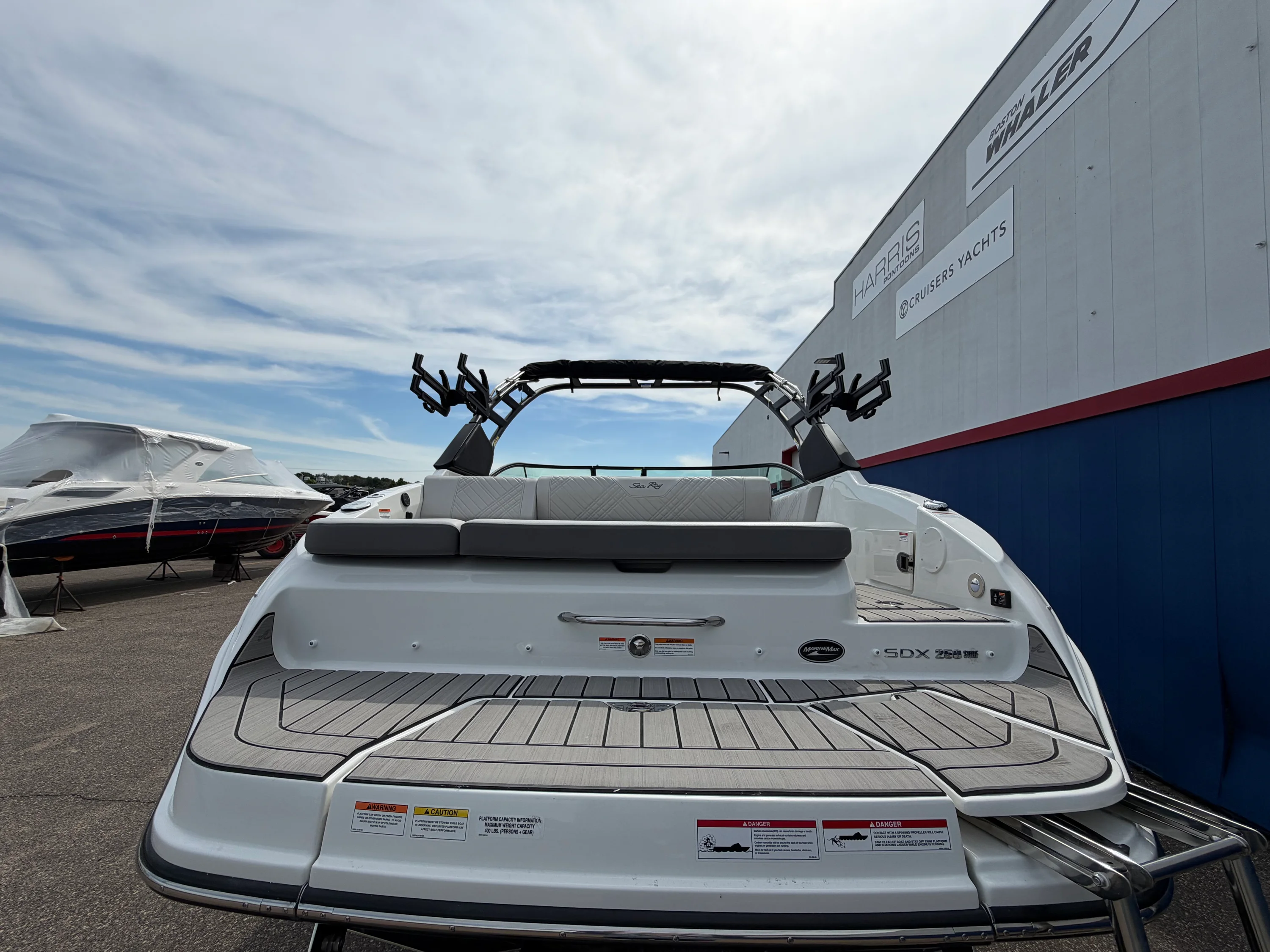 2026 Sea Ray SDX 250 Surf Image Thumbnail #8