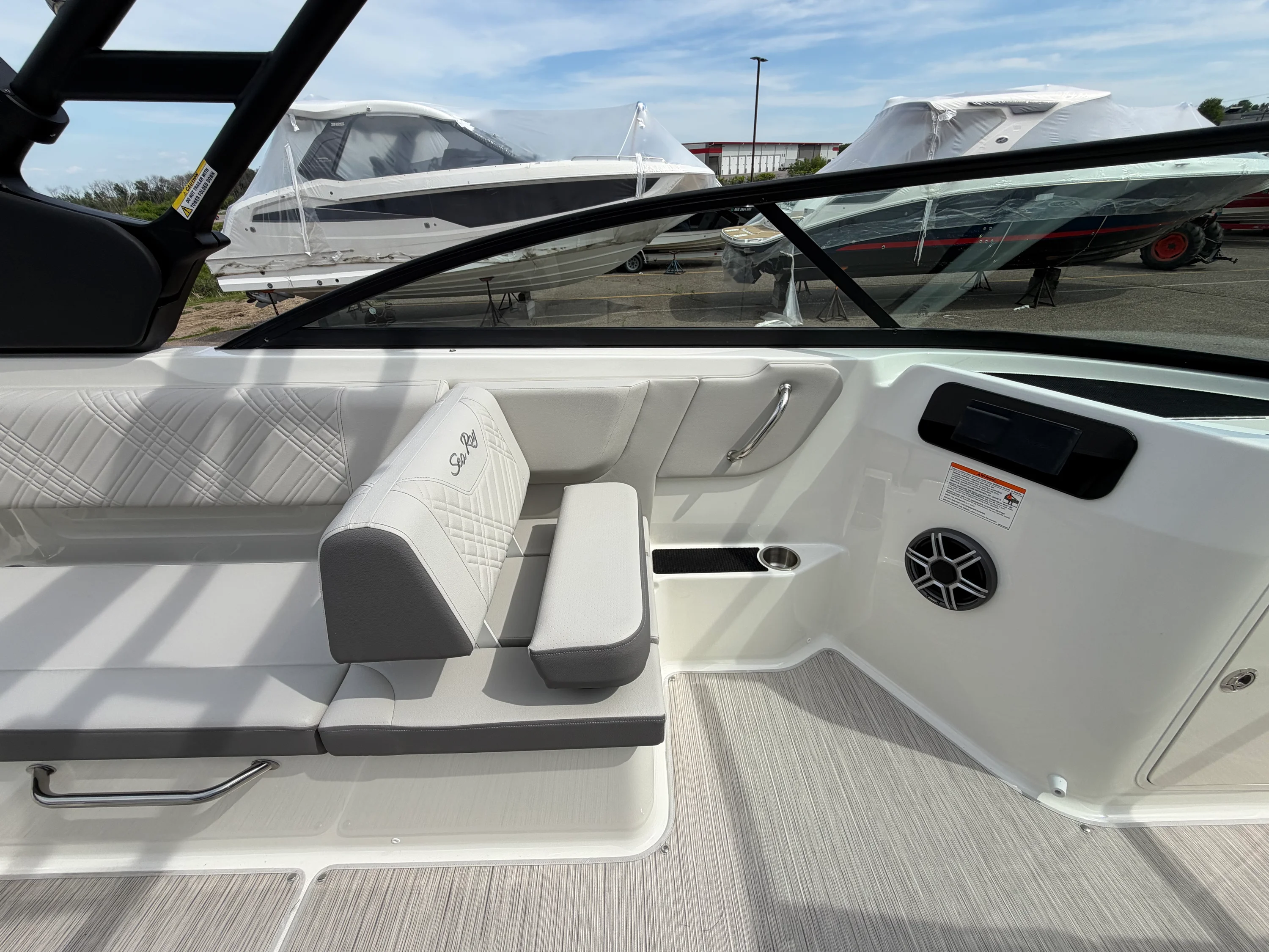 2026 Sea Ray SDX 250 Surf Image Thumbnail #27