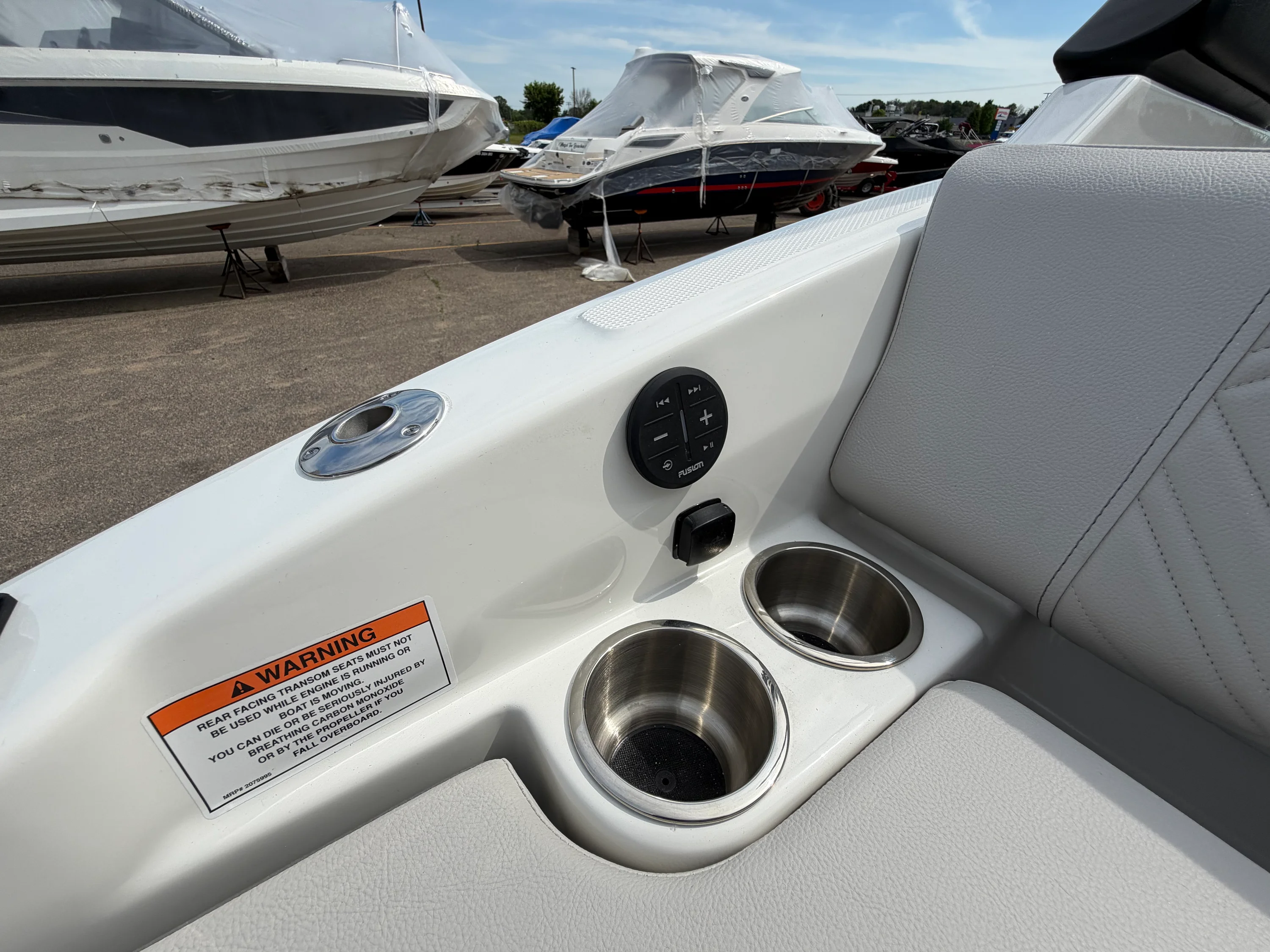 2026 Sea Ray SDX 250 Surf Image Thumbnail #10