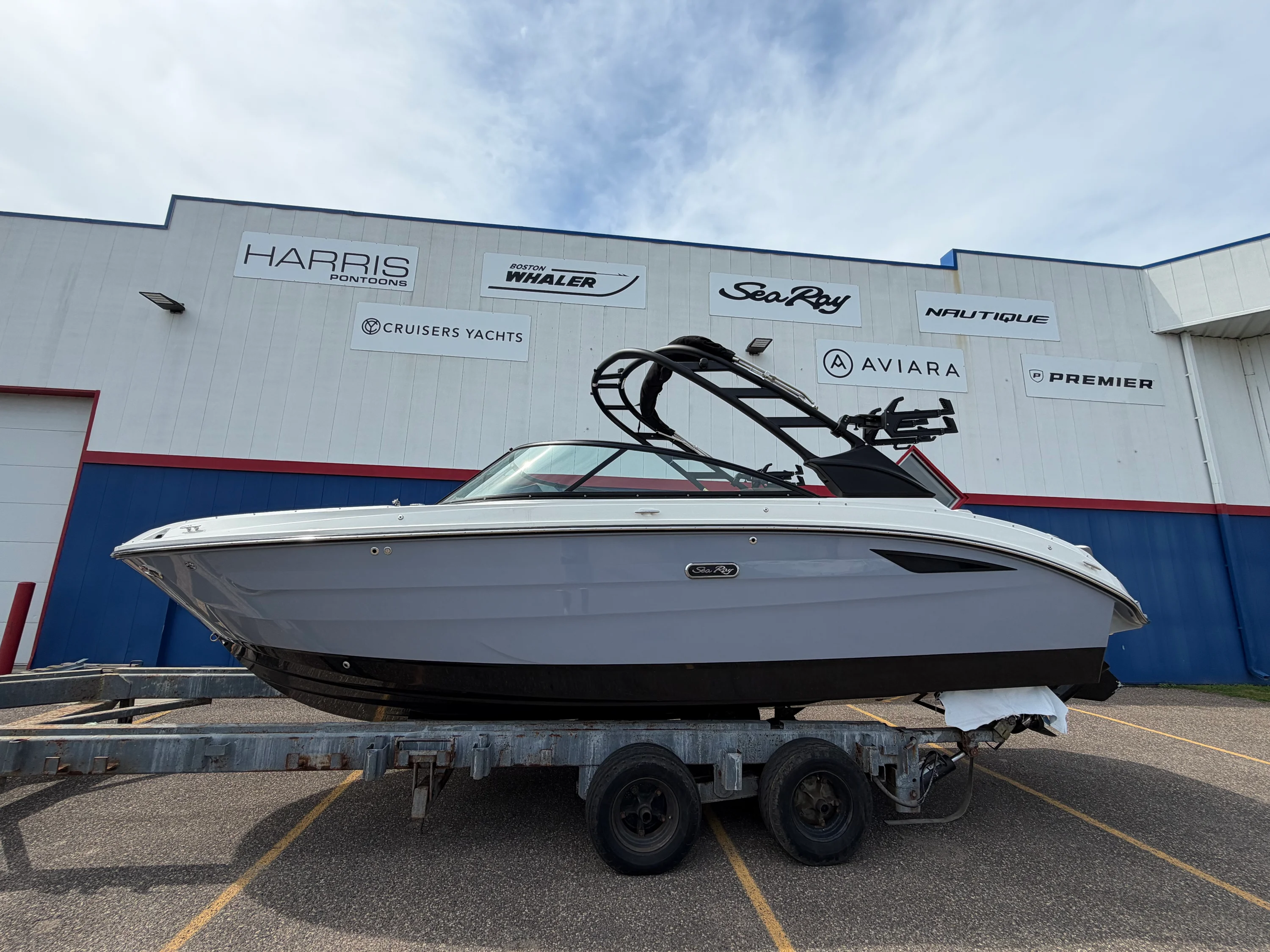 2026 Sea Ray SDX 250 Surf Image Thumbnail #0
