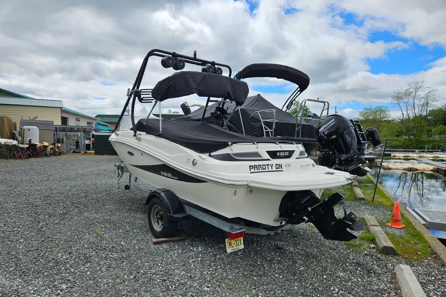 2013 Sea Ray 190 SPORT Image Thumbnail #4