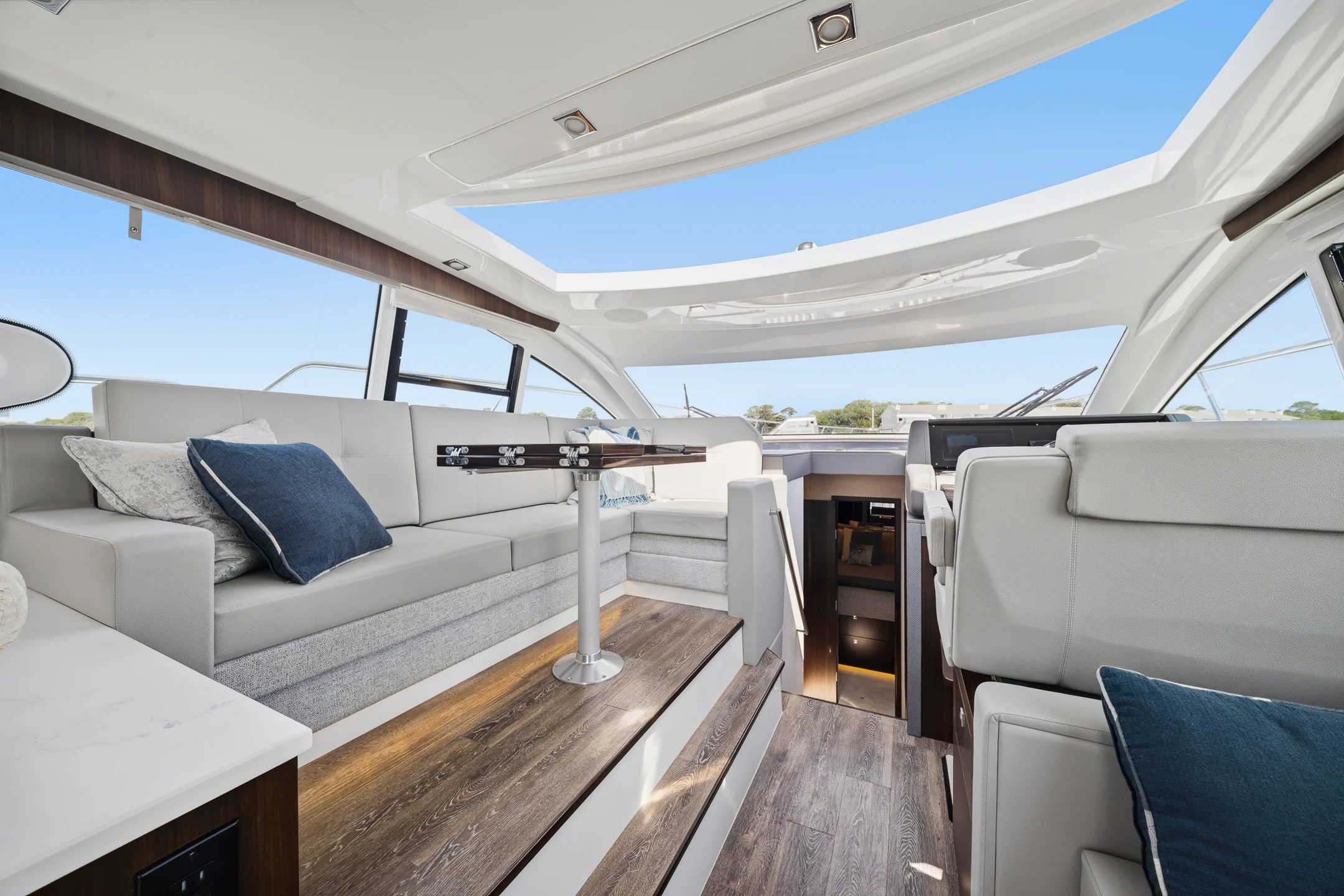 2023 Cruisers Yachts 46 CANTIUS Image Thumbnail #13