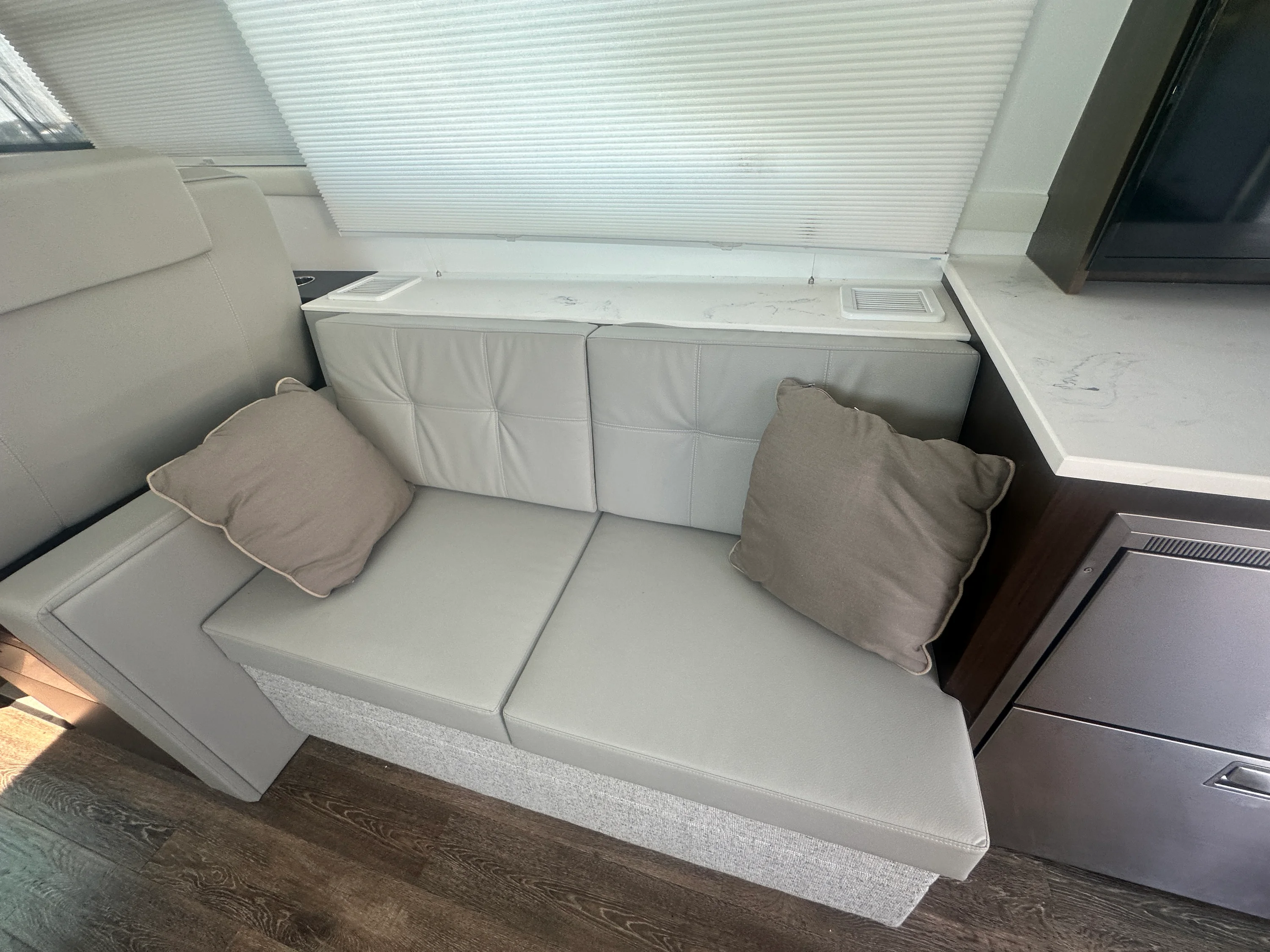 2023 Cruisers Yachts 46 CANTIUS Image Thumbnail #8