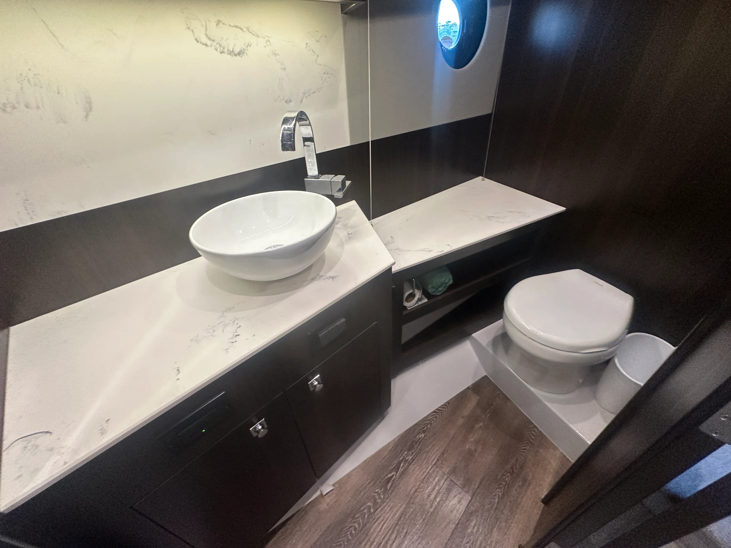 2023 Cruisers Yachts 46 CANTIUS Image Thumbnail #13