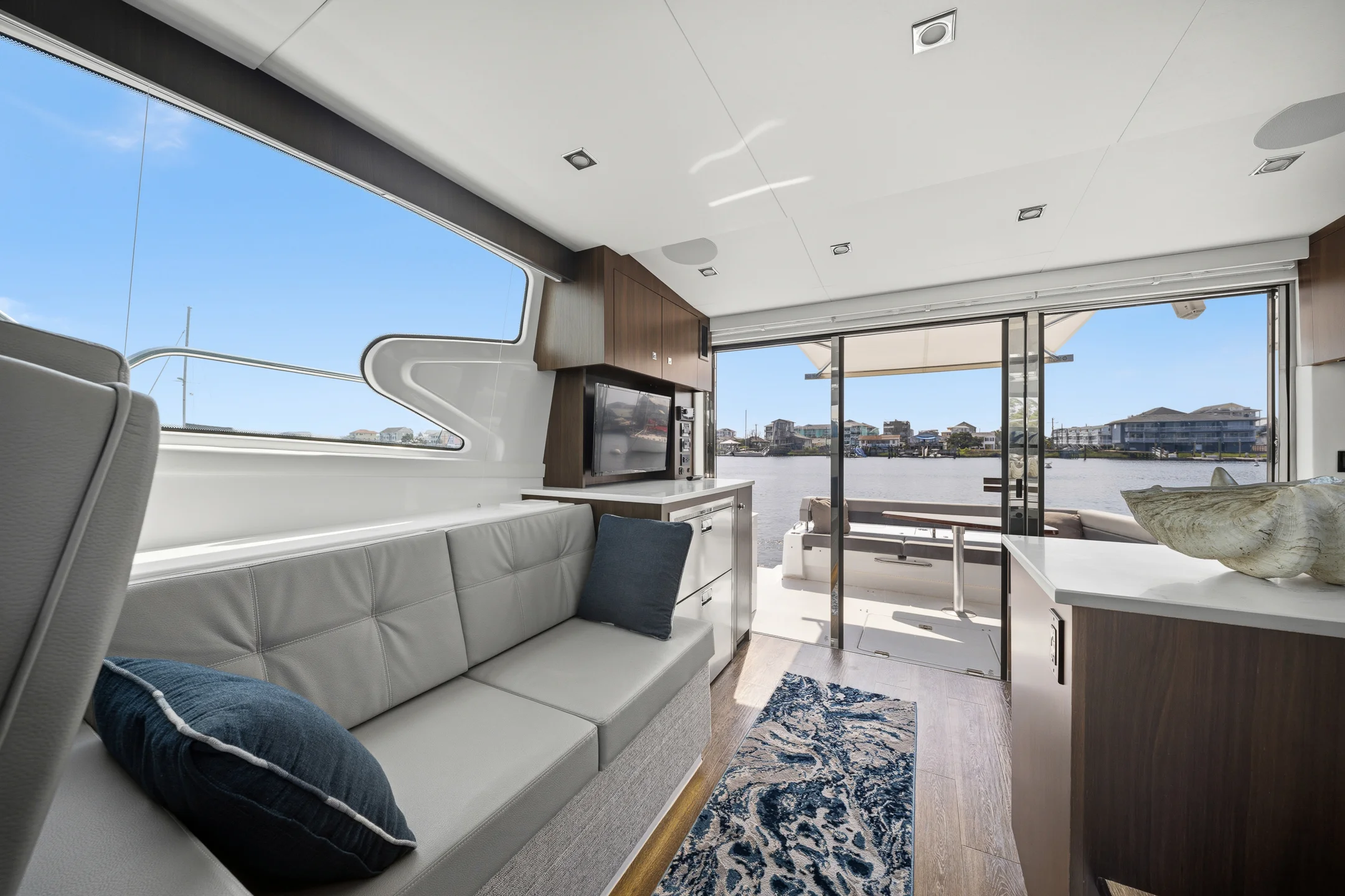 2023 Cruisers Yachts 46 CANTIUS Image Thumbnail #14