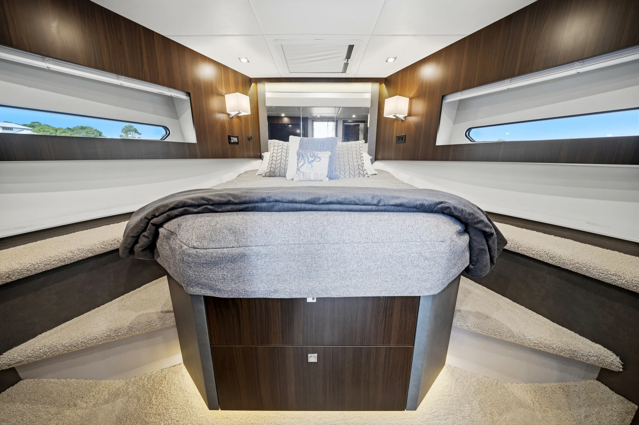 2023 Cruisers Yachts 46 CANTIUS Image Thumbnail #28