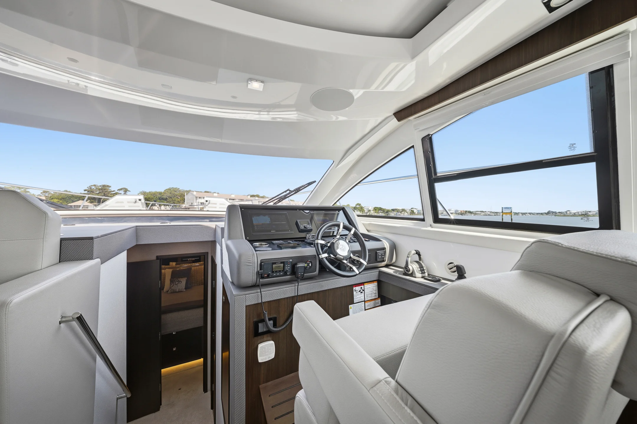 2023 Cruisers Yachts 46 CANTIUS Image Thumbnail #15
