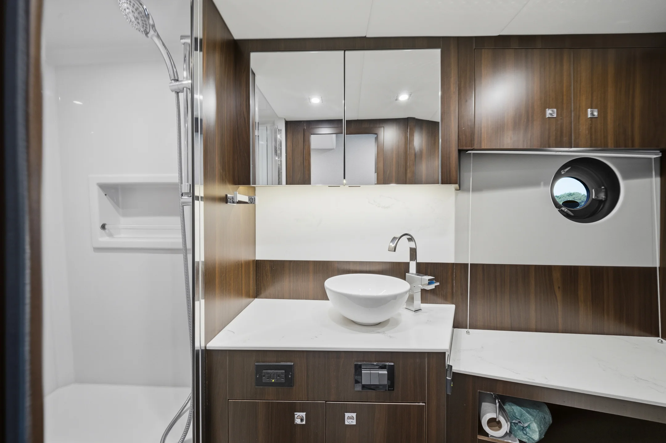 2023 Cruisers Yachts 46 CANTIUS Image Thumbnail #25
