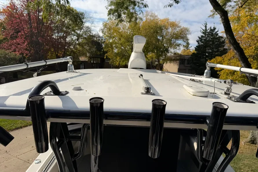 2017 Robalo R302 Image Thumbnail #2