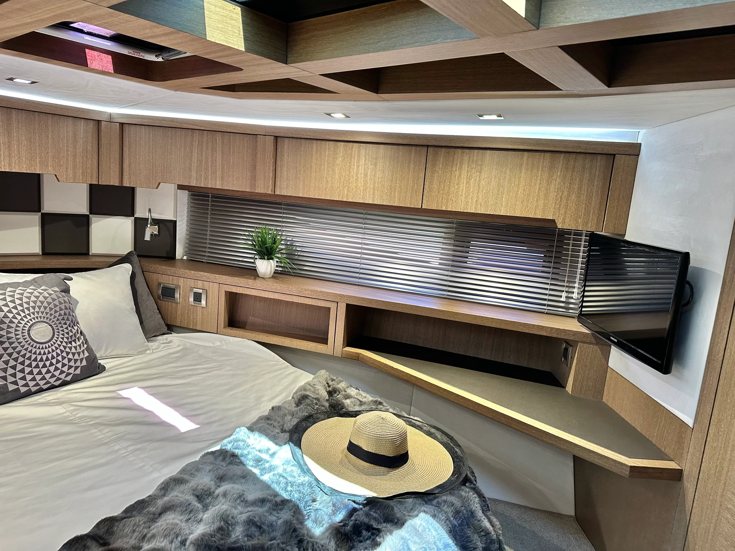 2019 Galeon 485 HTS Image Thumbnail #37