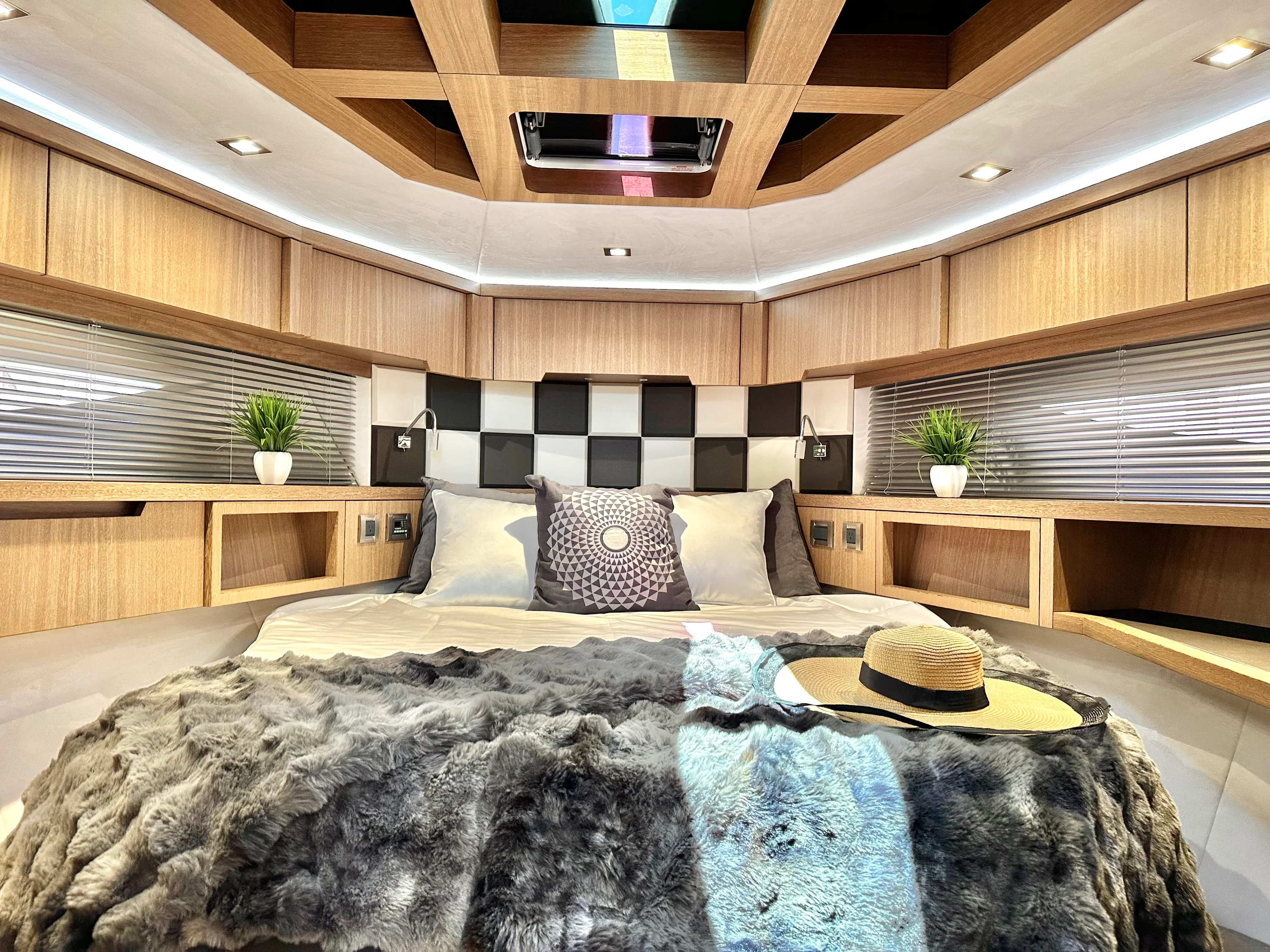 2019 Galeon 485 HTS Image Thumbnail #35