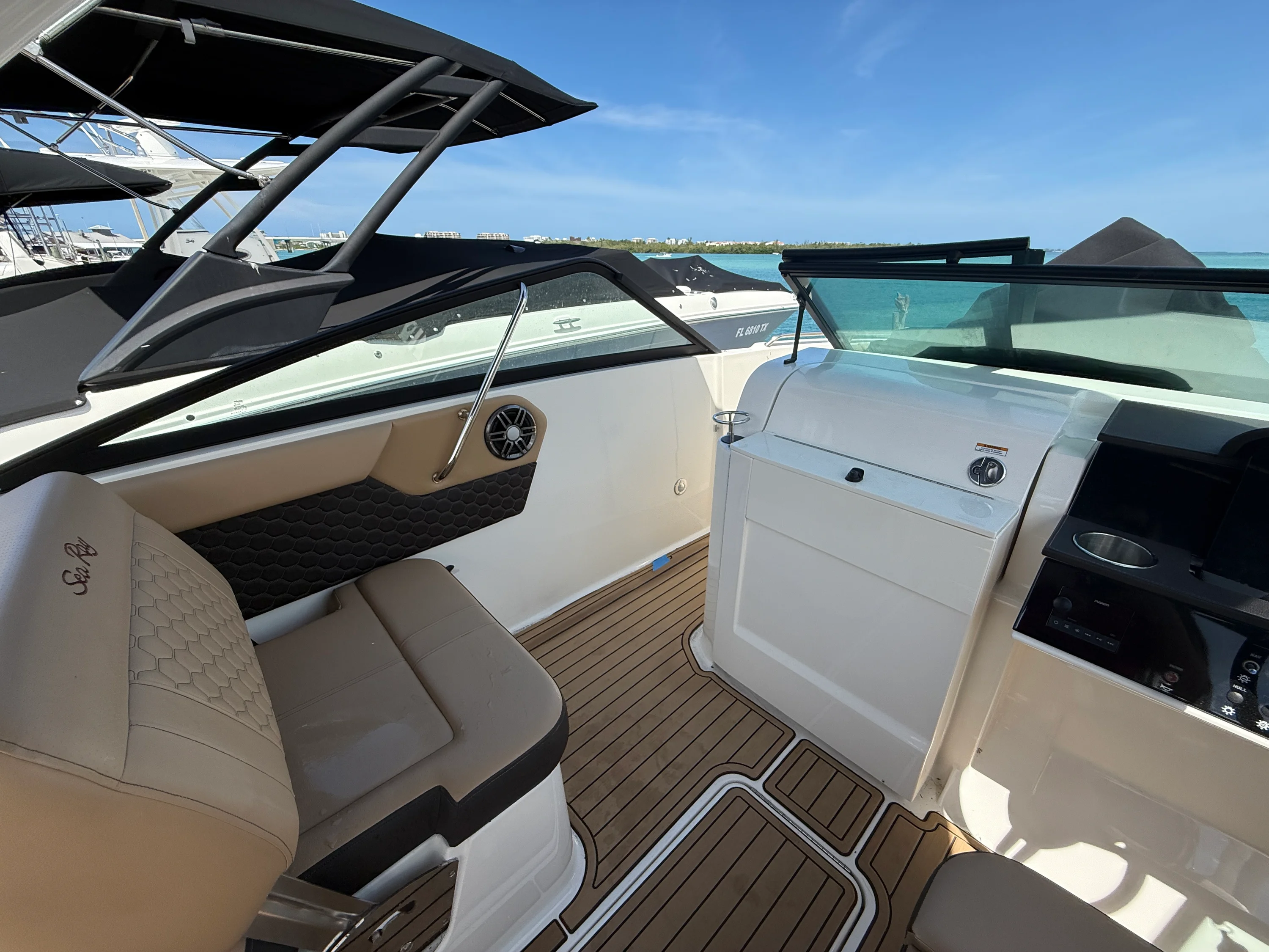 2023 Sea Ray SDX 250 Outboard Image Thumbnail #7