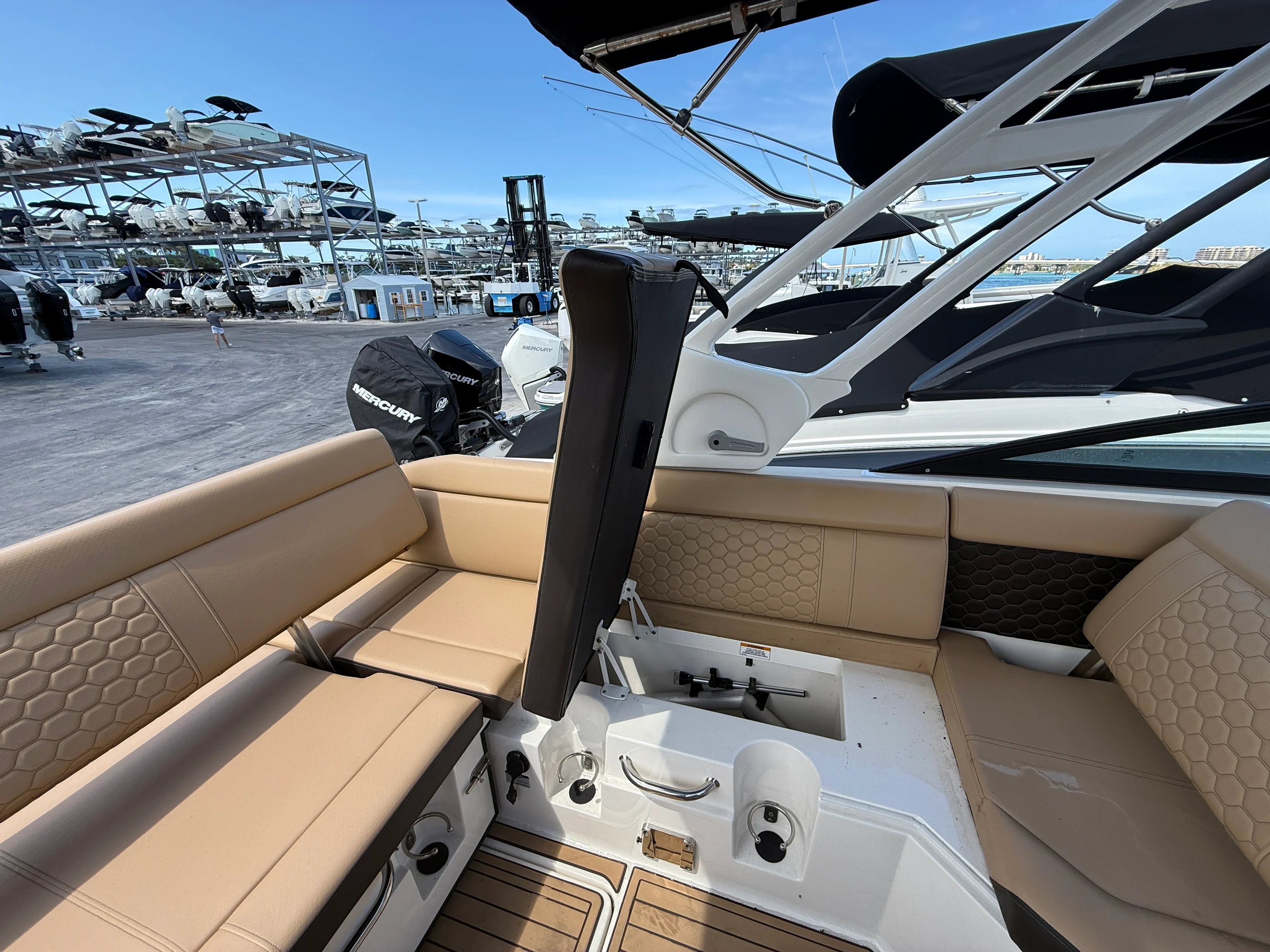 2023 Sea Ray SDX 250 Outboard Image Thumbnail #13