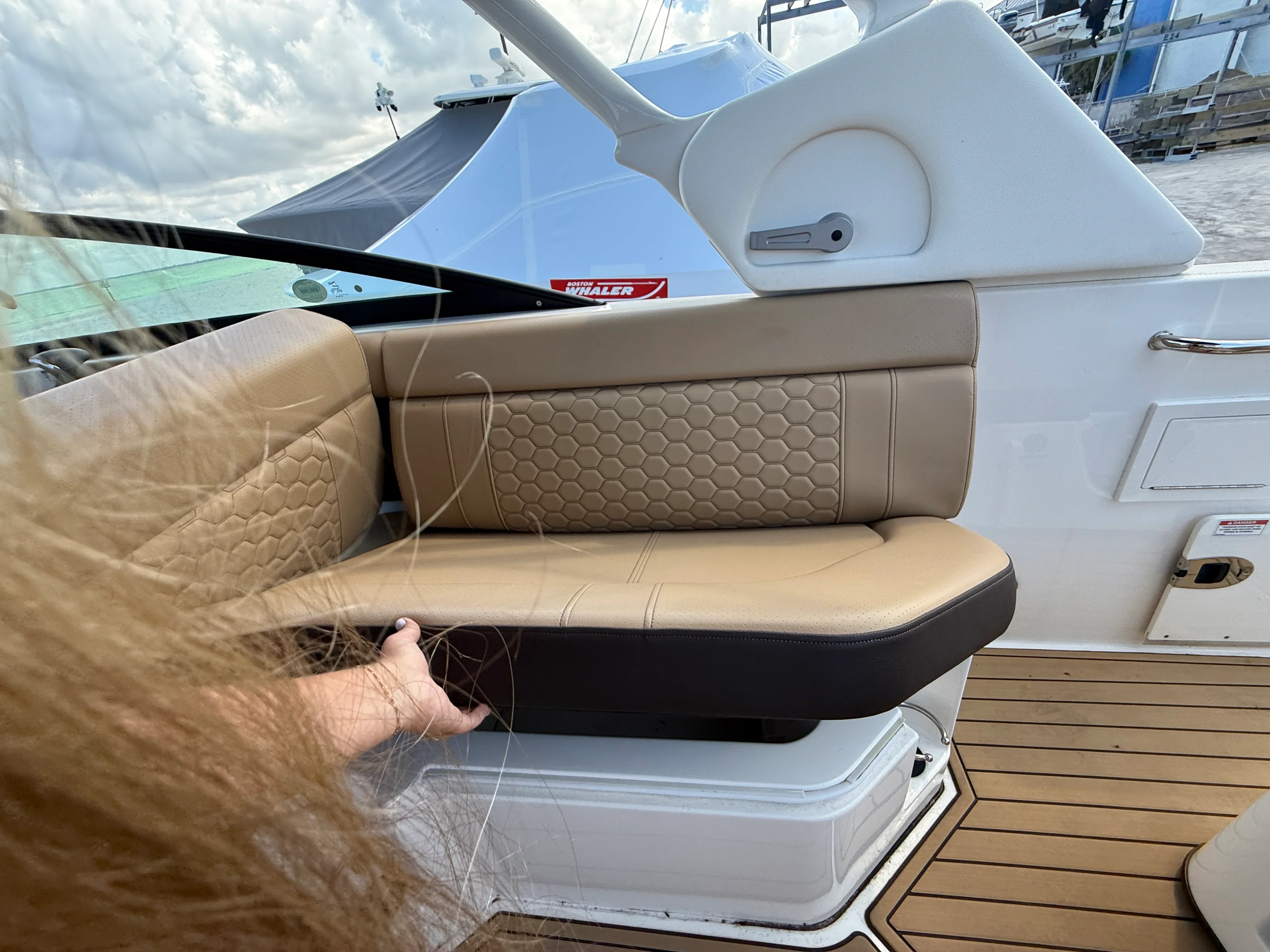 2023 Sea Ray SDX 250 Outboard Image Thumbnail #15