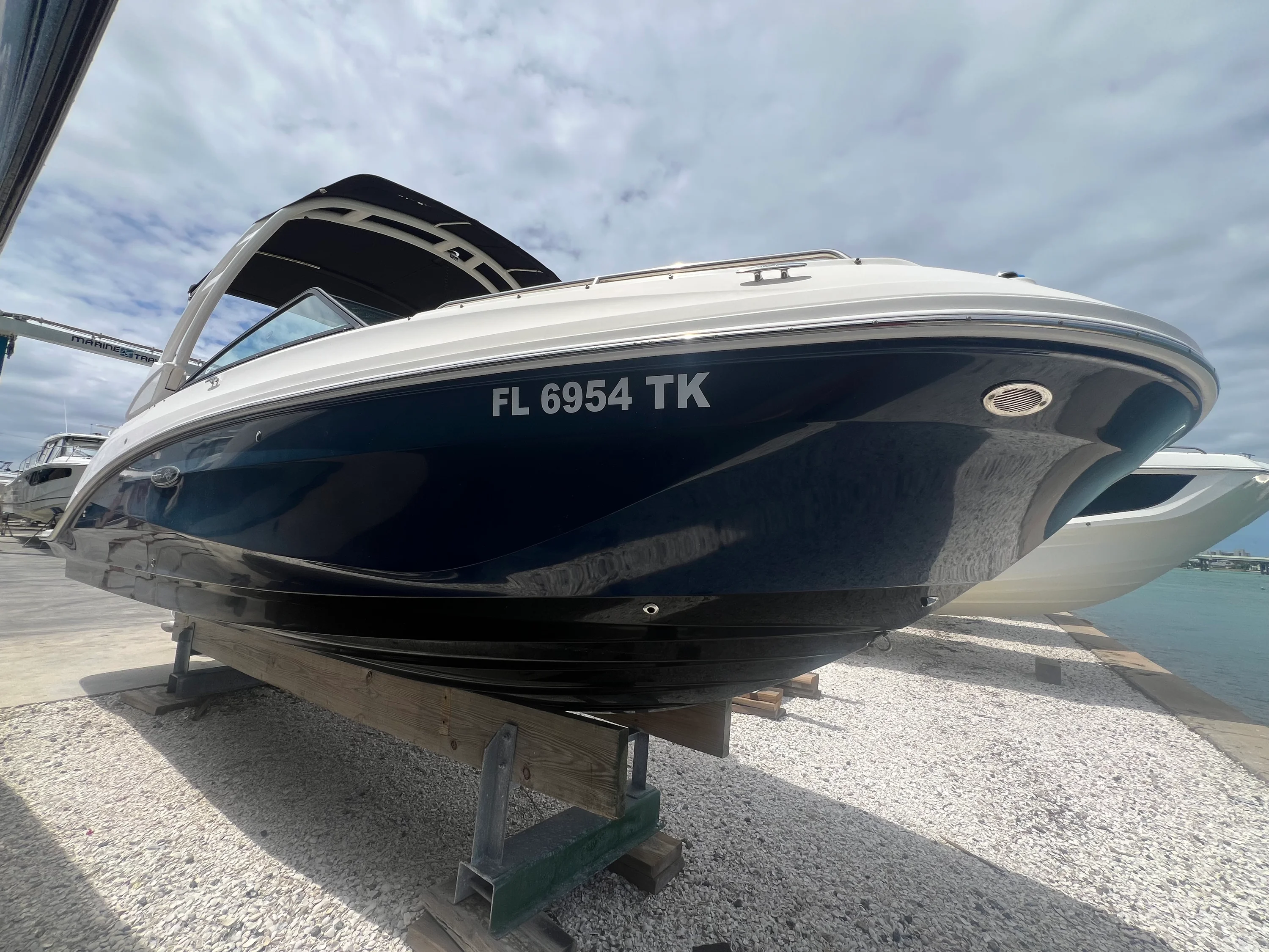 2023 Sea Ray SDX 250 Outboard Image Thumbnail #3