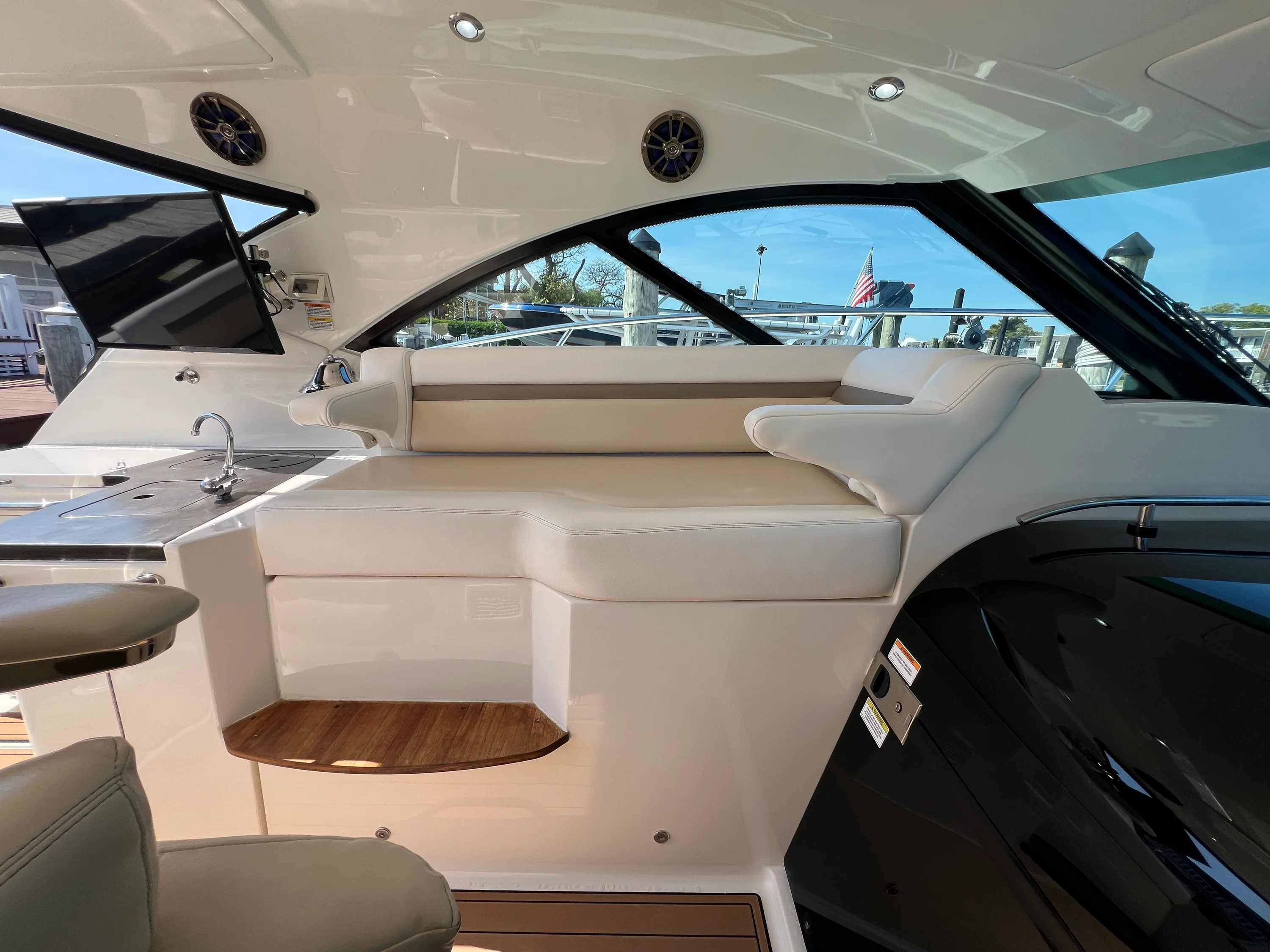 2015 Sea Ray 410 Sundancer Image Thumbnail #21