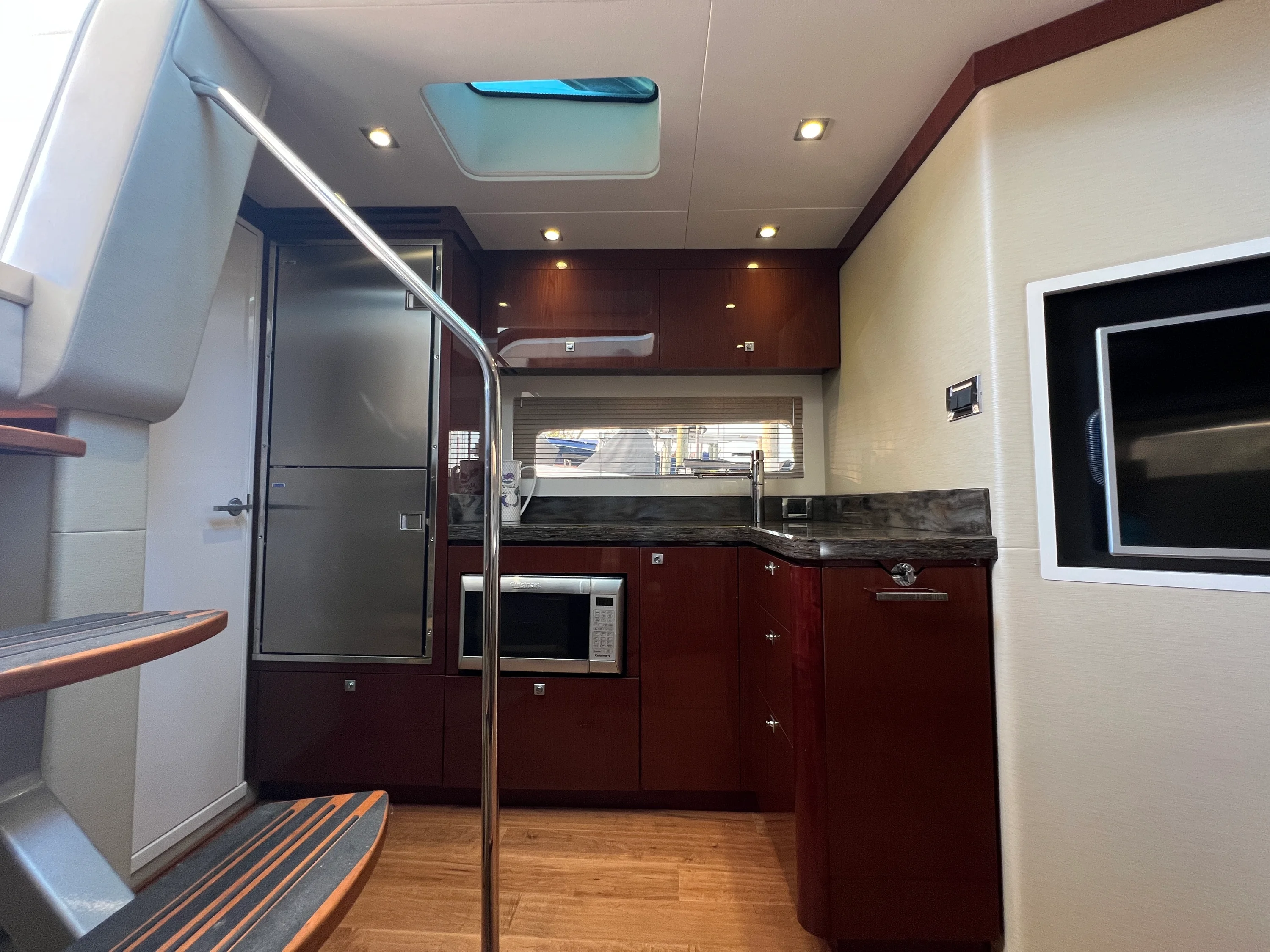 2015 Sea Ray 410 Sundancer Image Thumbnail #57