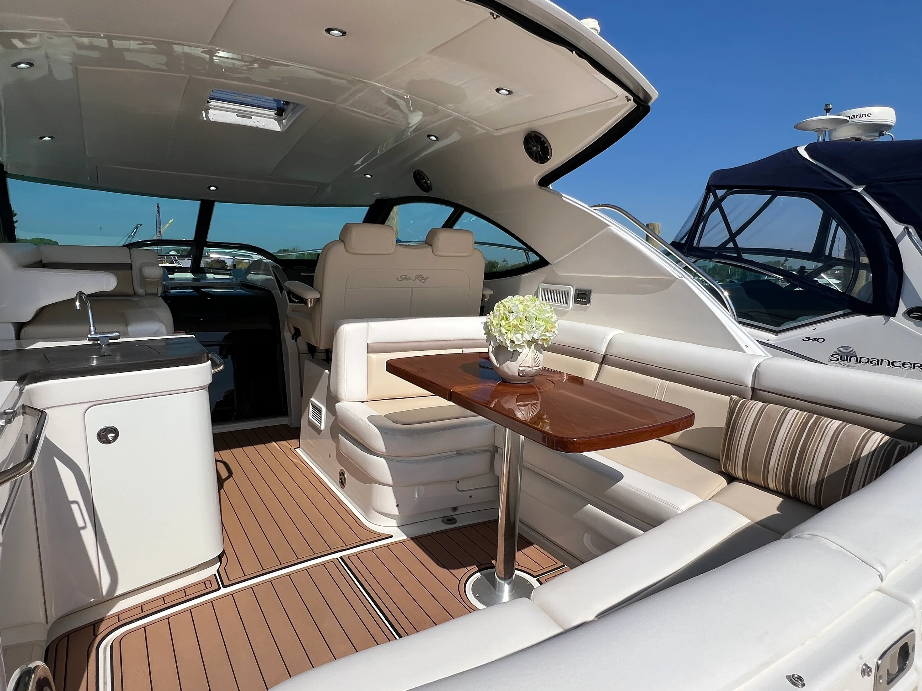 2015 Sea Ray 410 Sundancer Image Thumbnail #11