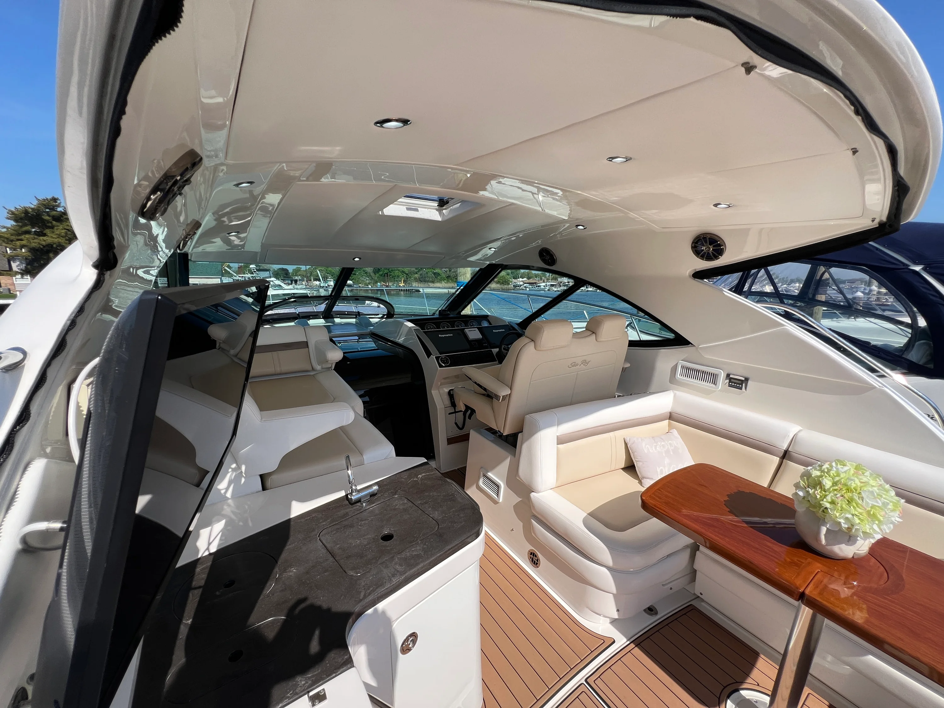 2015 Sea Ray 410 Sundancer Image Thumbnail #32