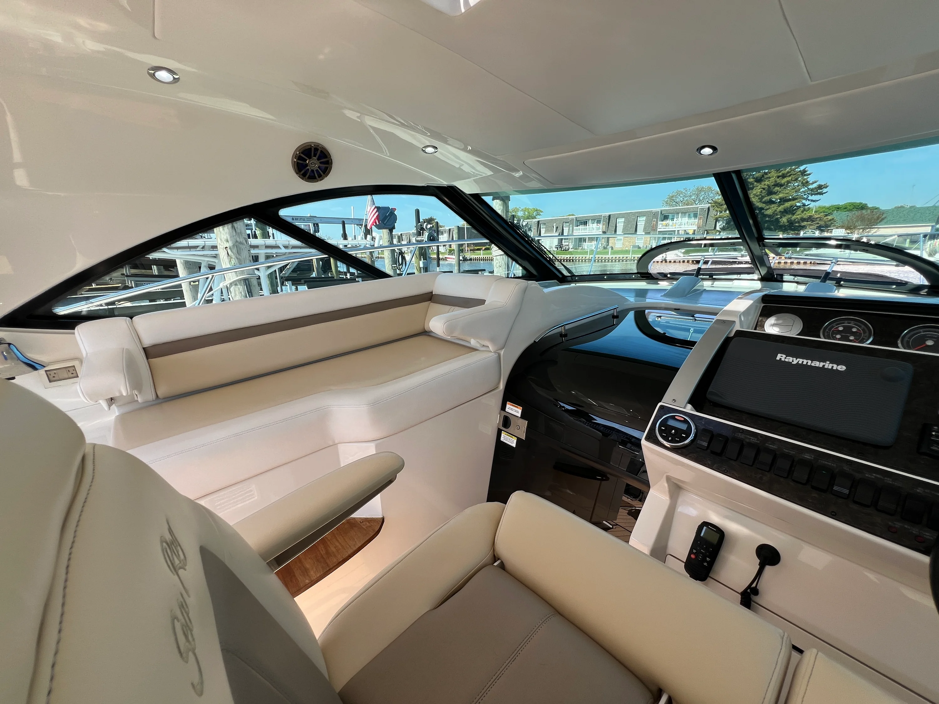 2015 Sea Ray 410 Sundancer Image Thumbnail #26
