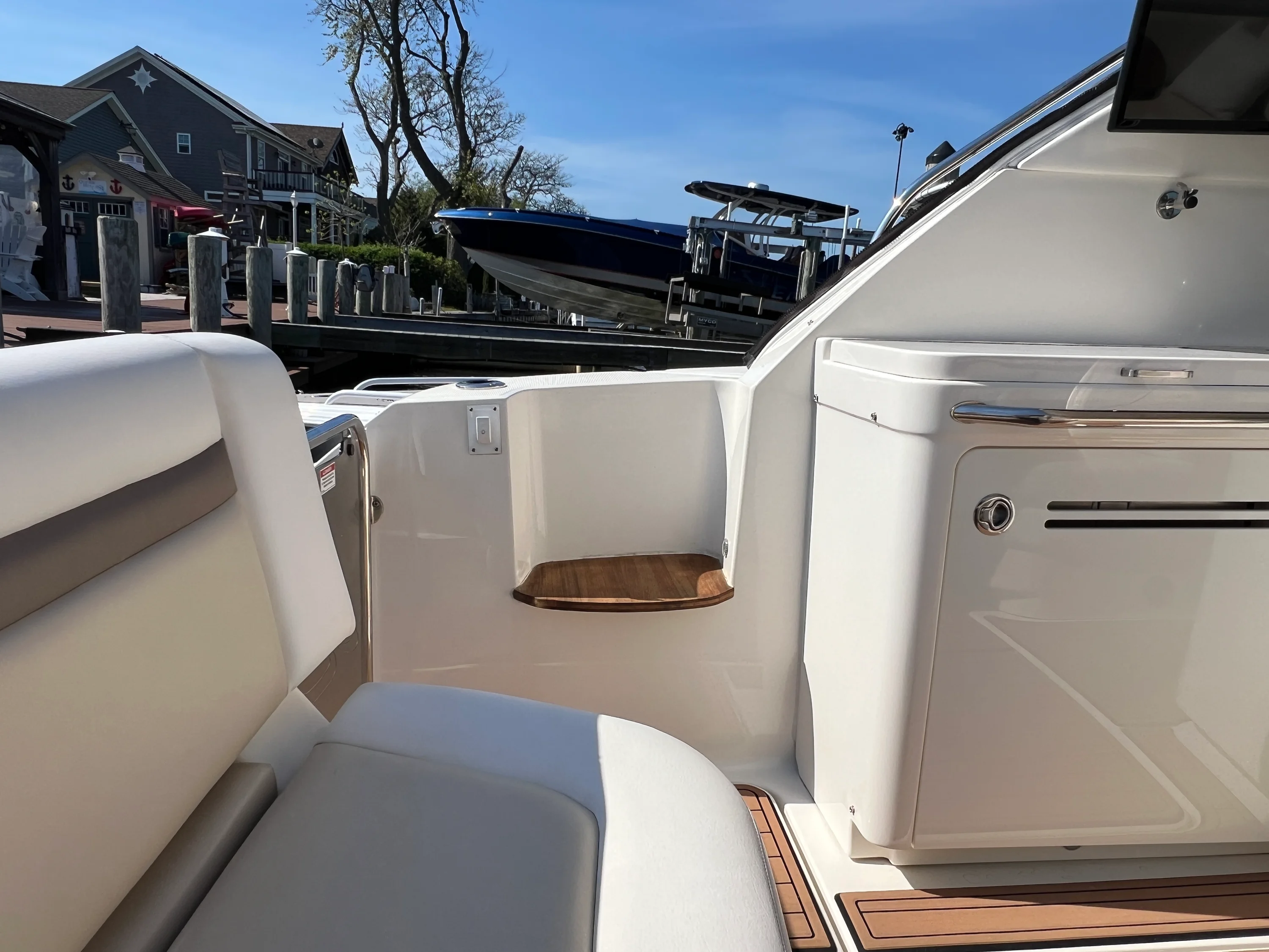2015 Sea Ray 410 Sundancer Image Thumbnail #18
