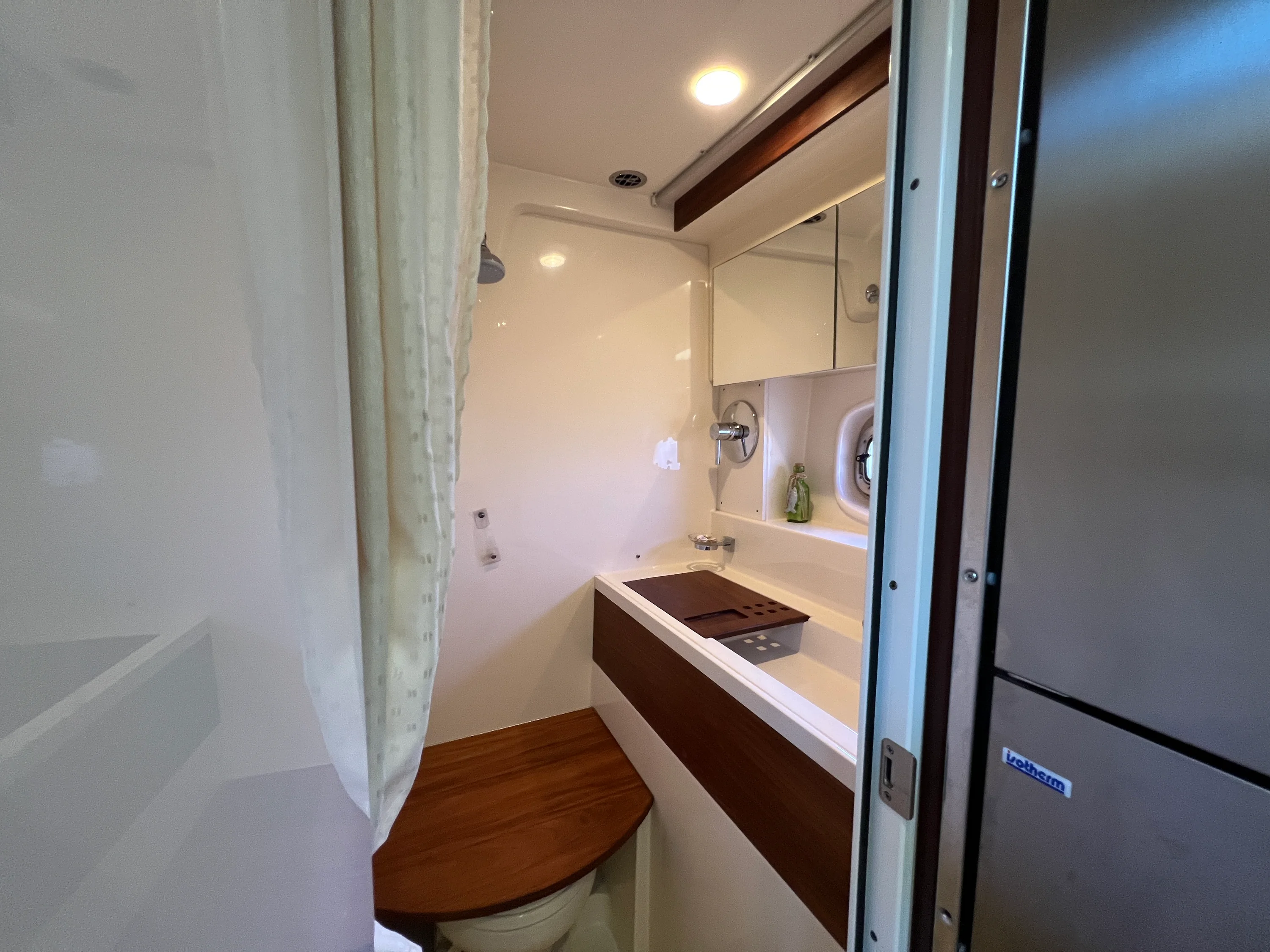 2015 Sea Ray 410 Sundancer Image Thumbnail #75