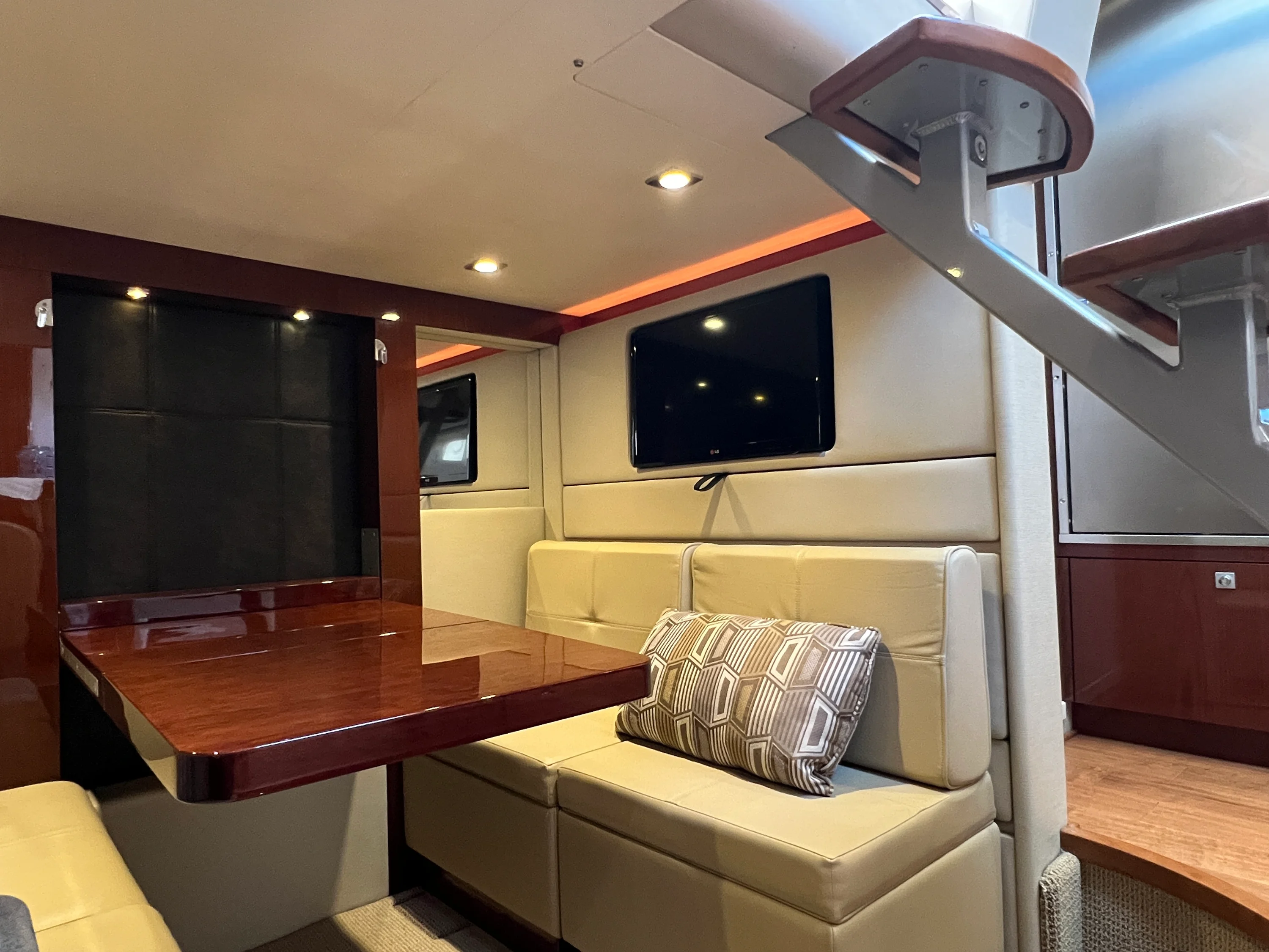 2015 Sea Ray 410 Sundancer Image Thumbnail #63