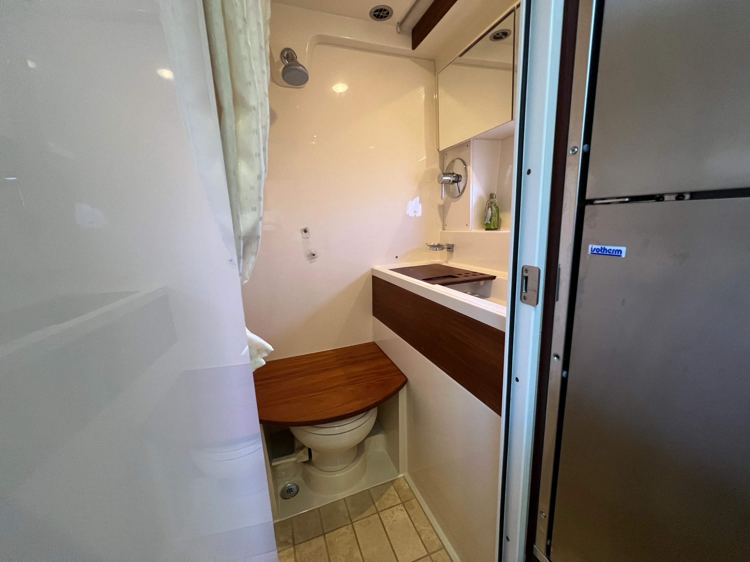 2015 Sea Ray 410 Sundancer Image Thumbnail #76
