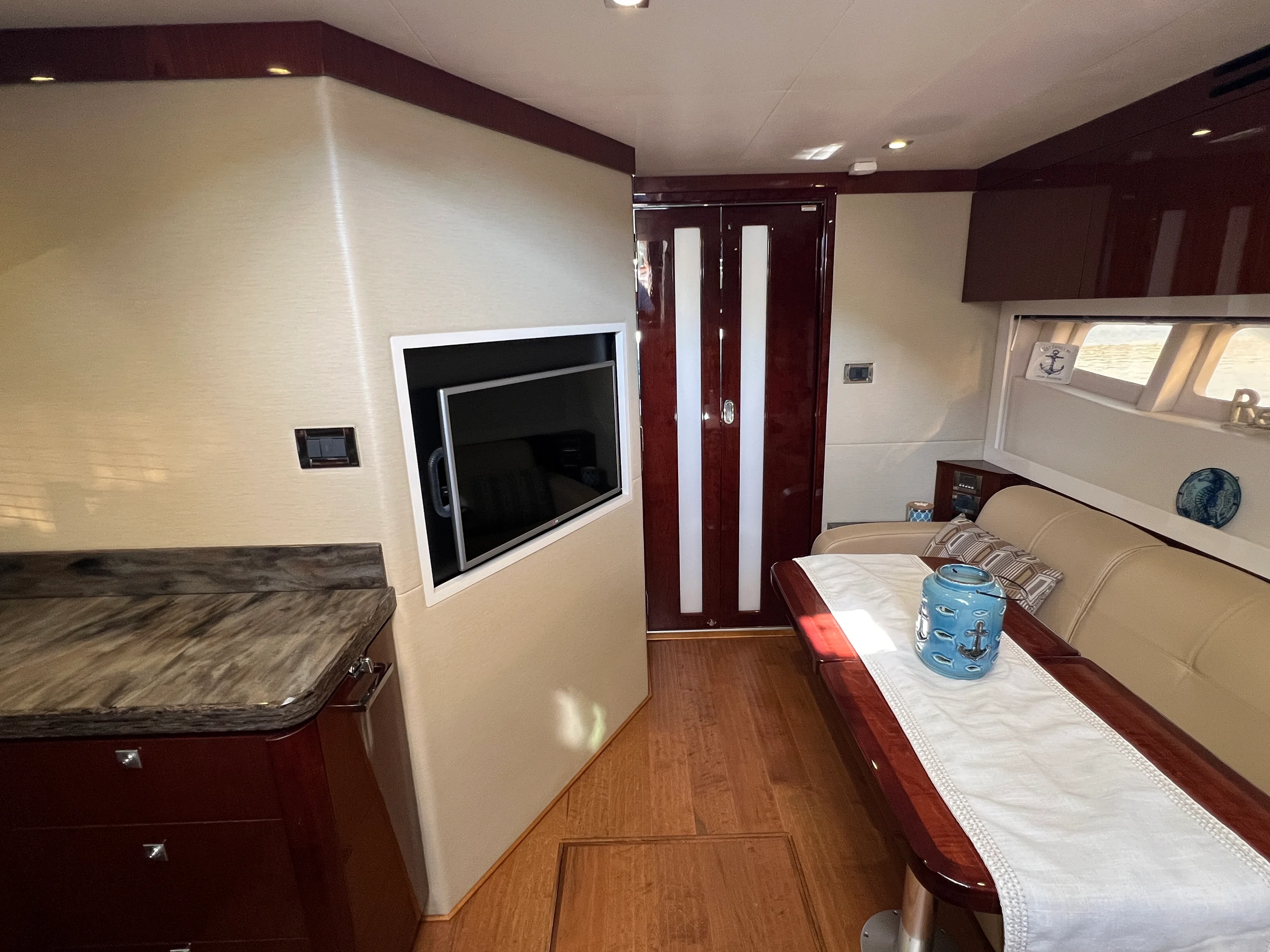 2015 Sea Ray 410 Sundancer Image Thumbnail #41