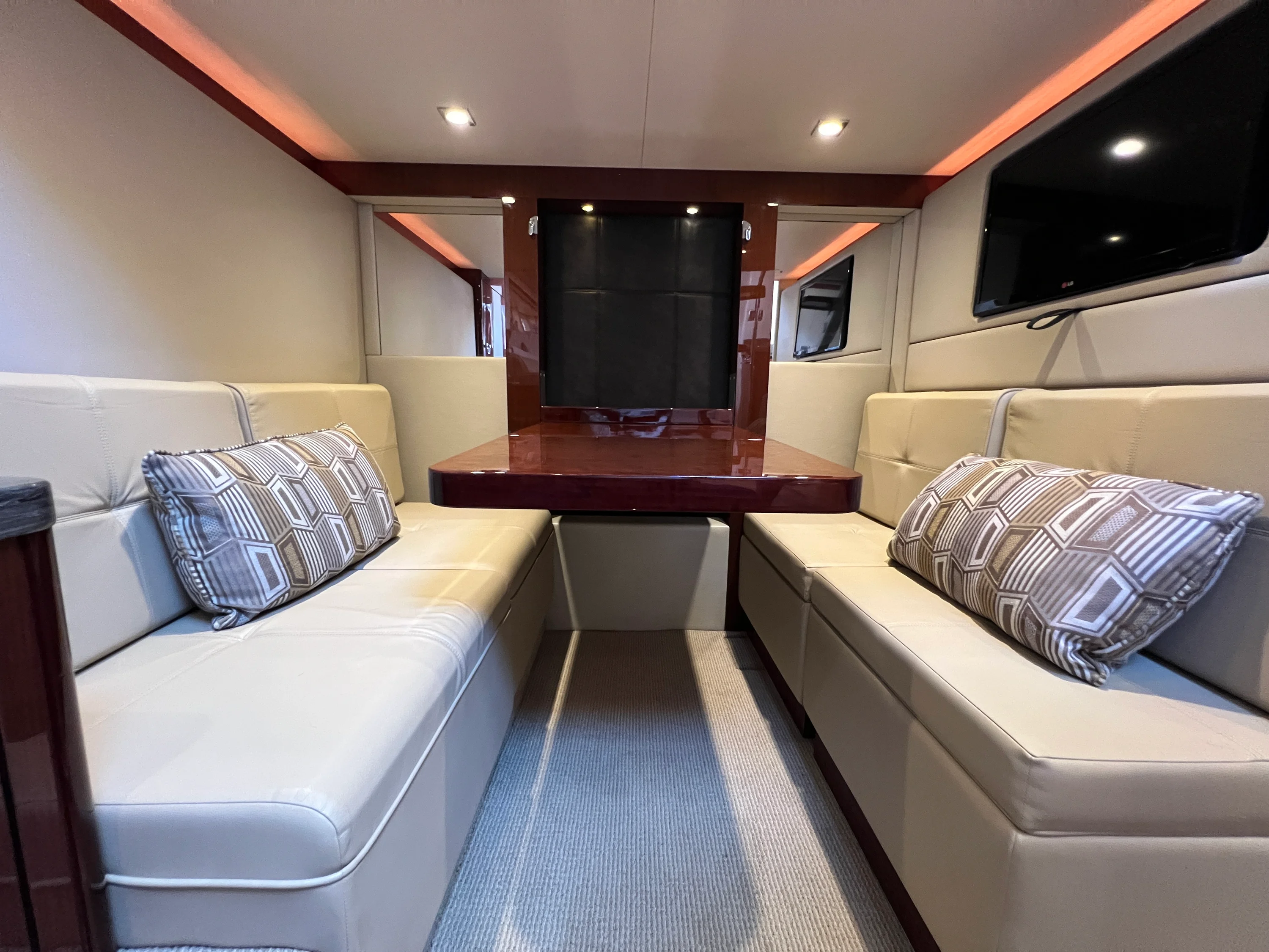 2015 Sea Ray 410 Sundancer Image Thumbnail #61