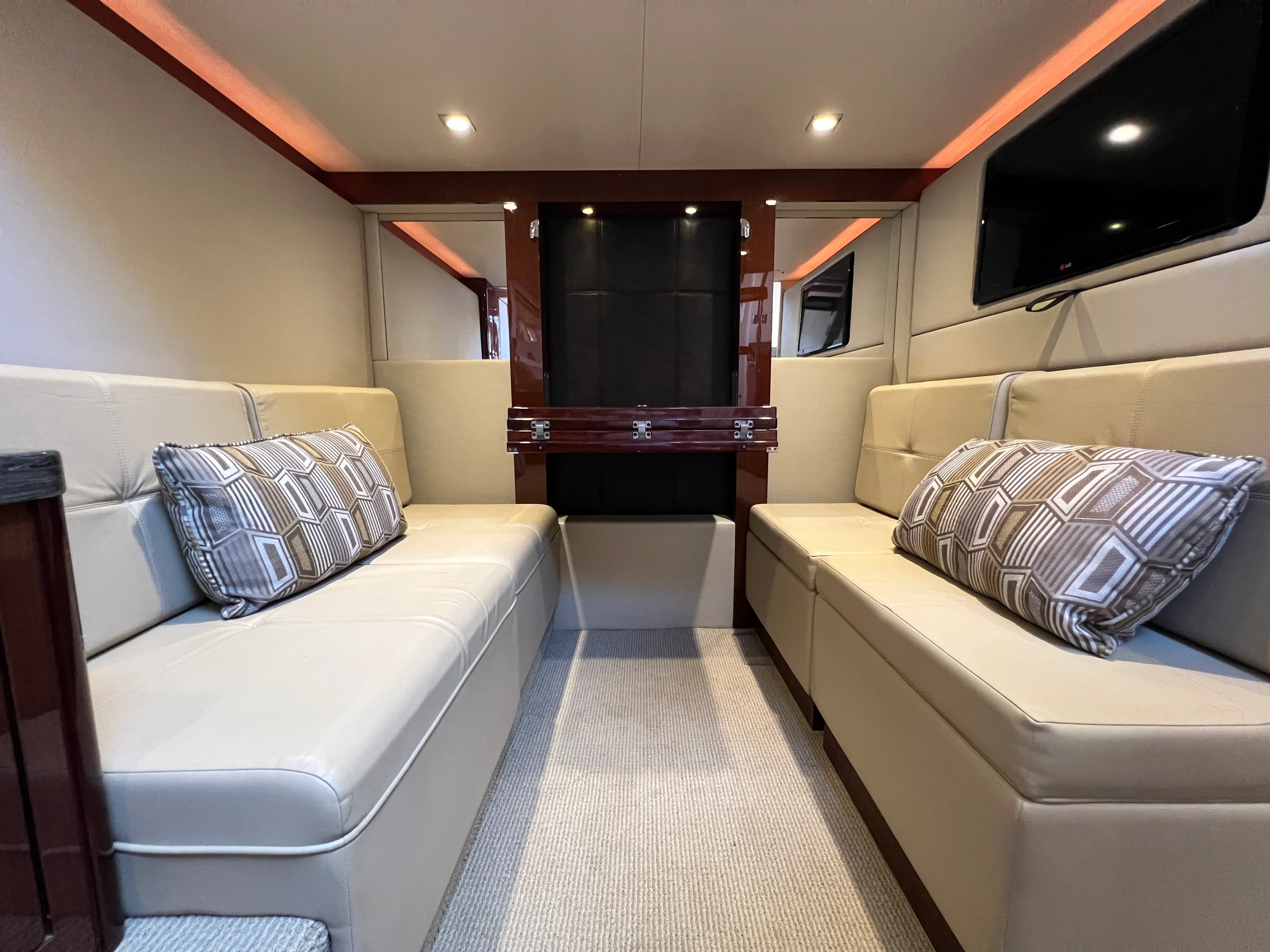 2015 Sea Ray 410 Sundancer Image Thumbnail #60