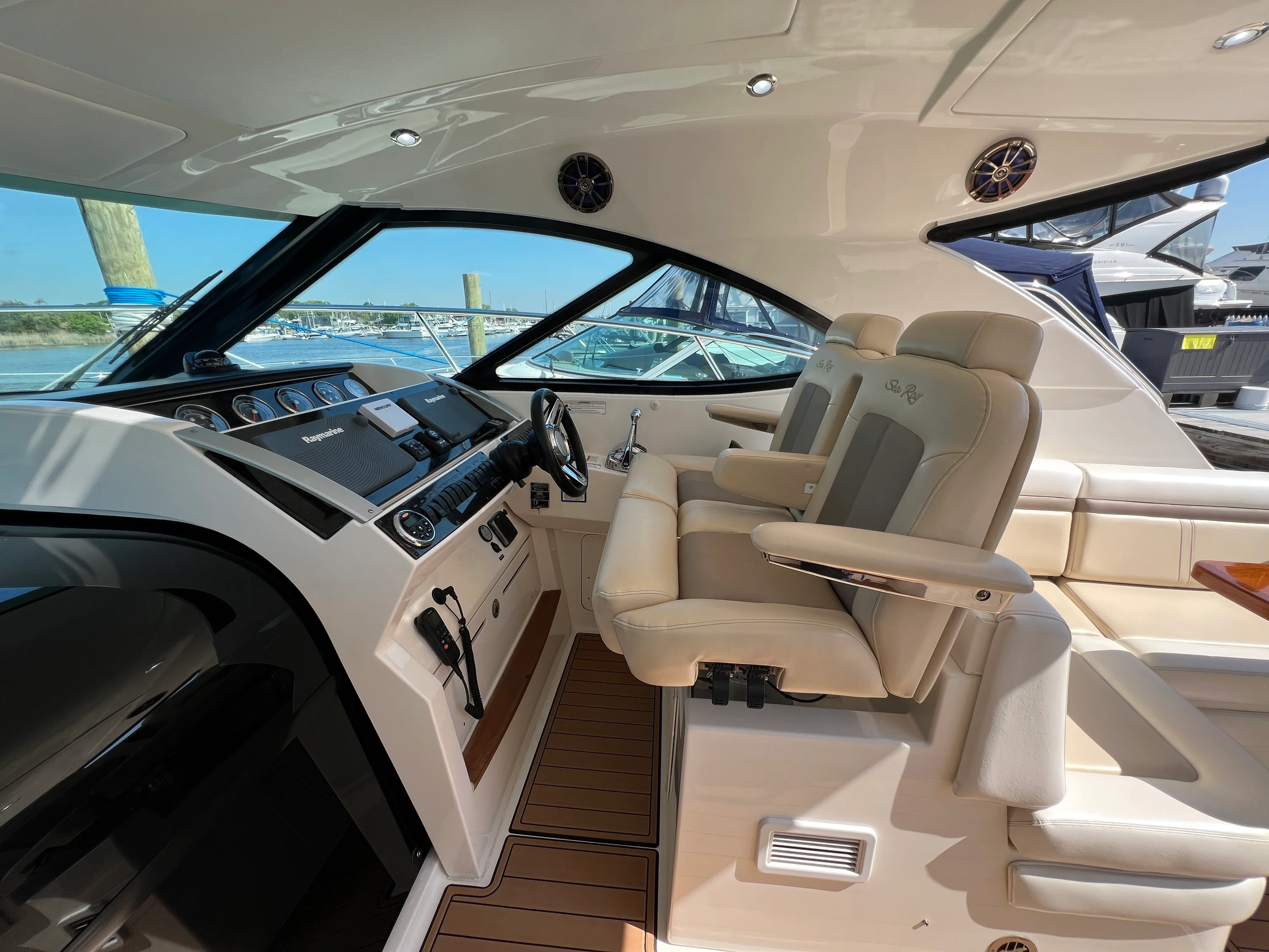 2015 Sea Ray 410 Sundancer Image Thumbnail #27