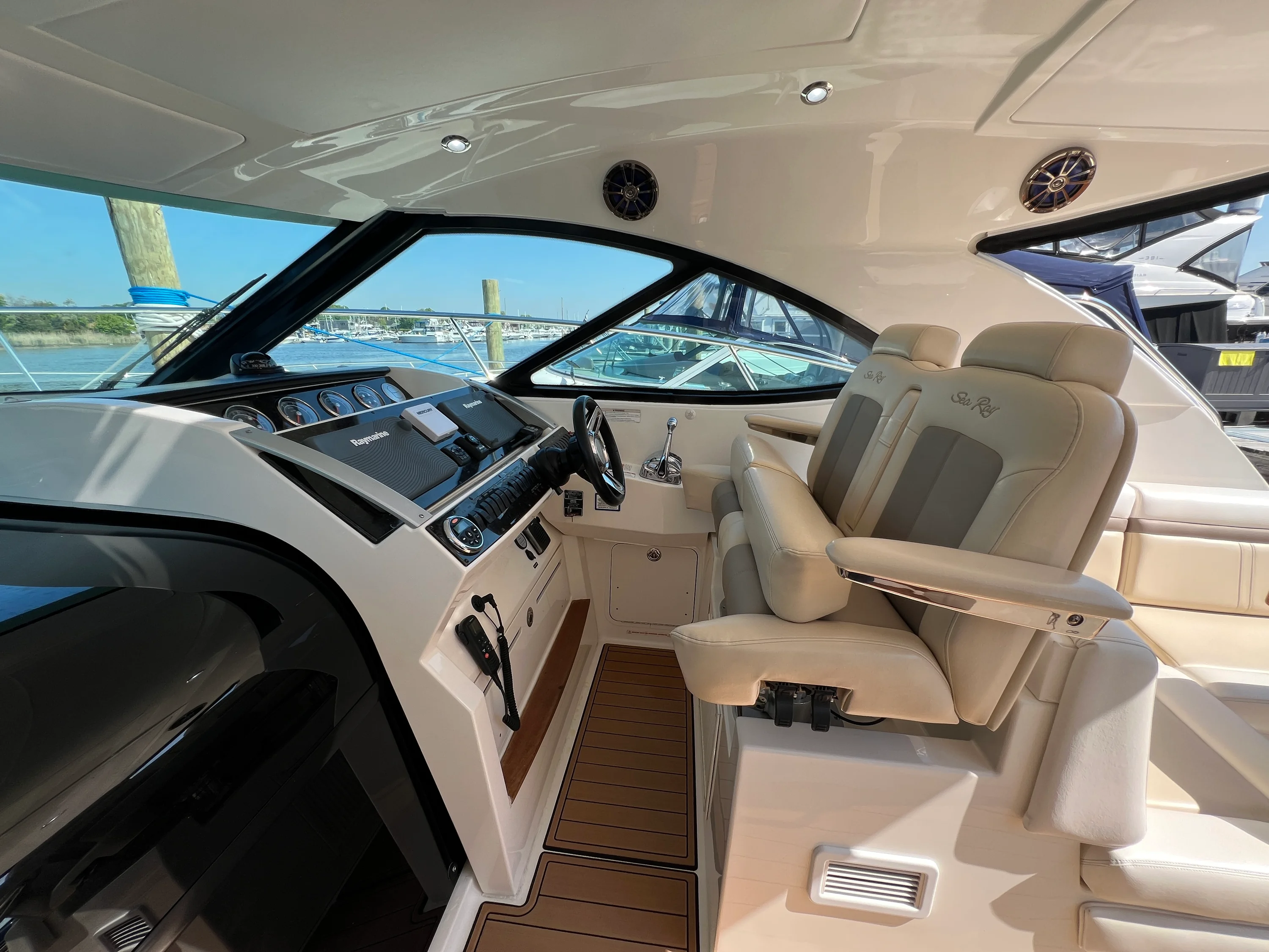 2015 Sea Ray 410 Sundancer Image Thumbnail #29