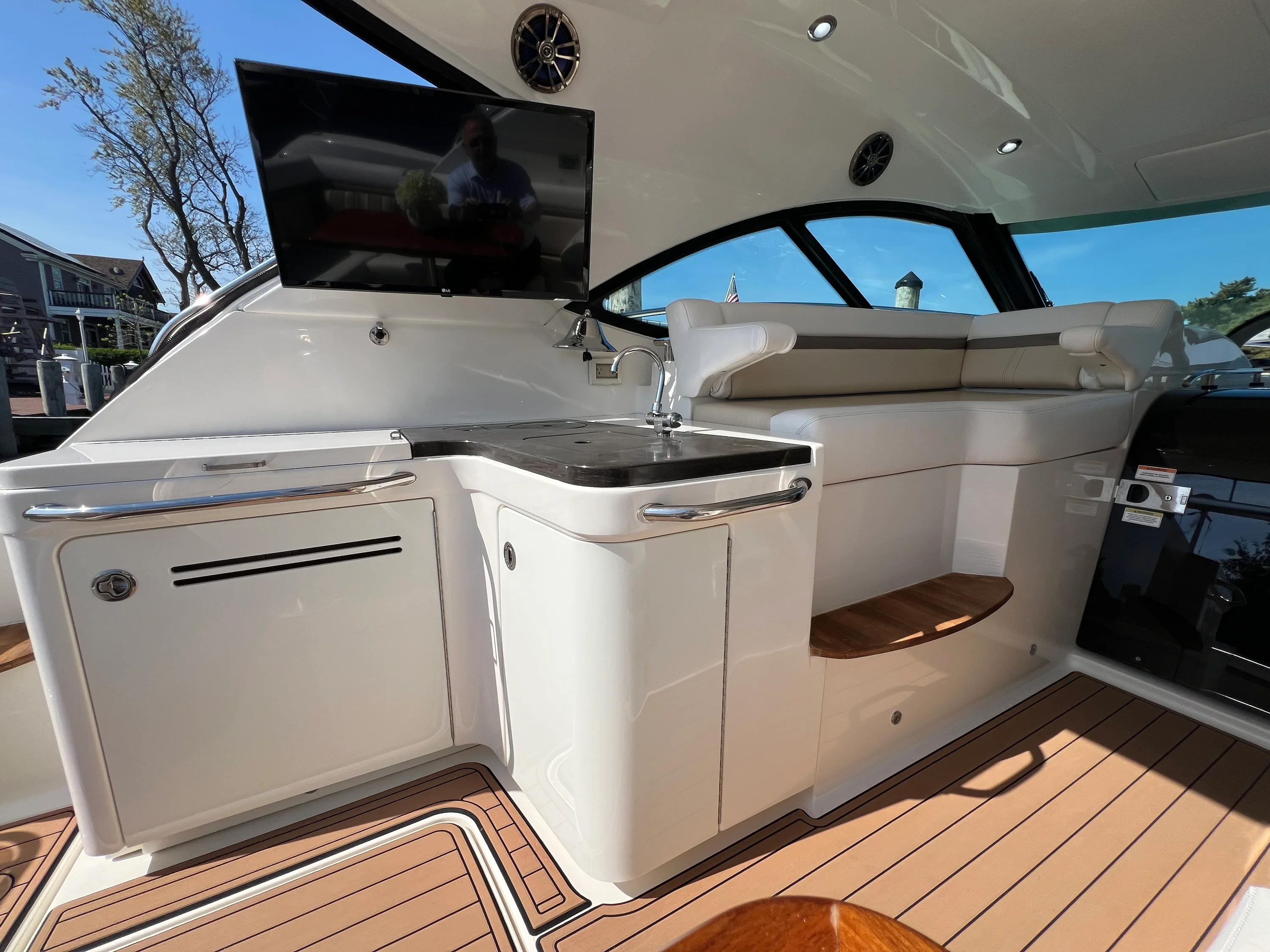 2015 Sea Ray 410 Sundancer Image Thumbnail #16